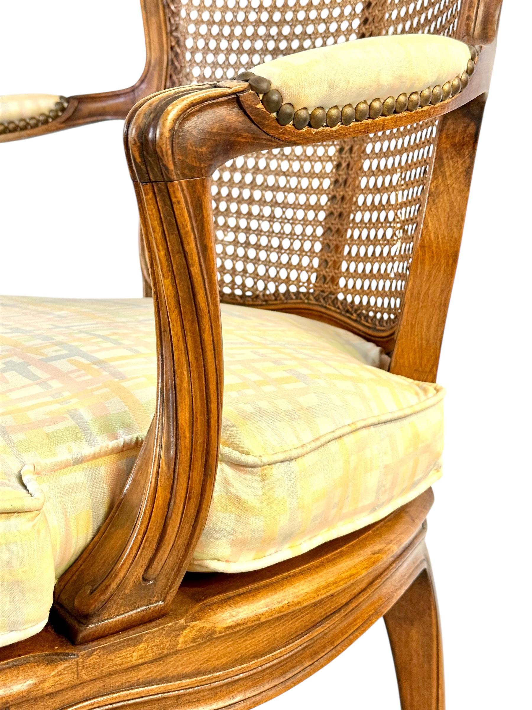 Sillón con Bastón Estilo Luis XV en Nogal, Francia Finales S. XIX en venta 3