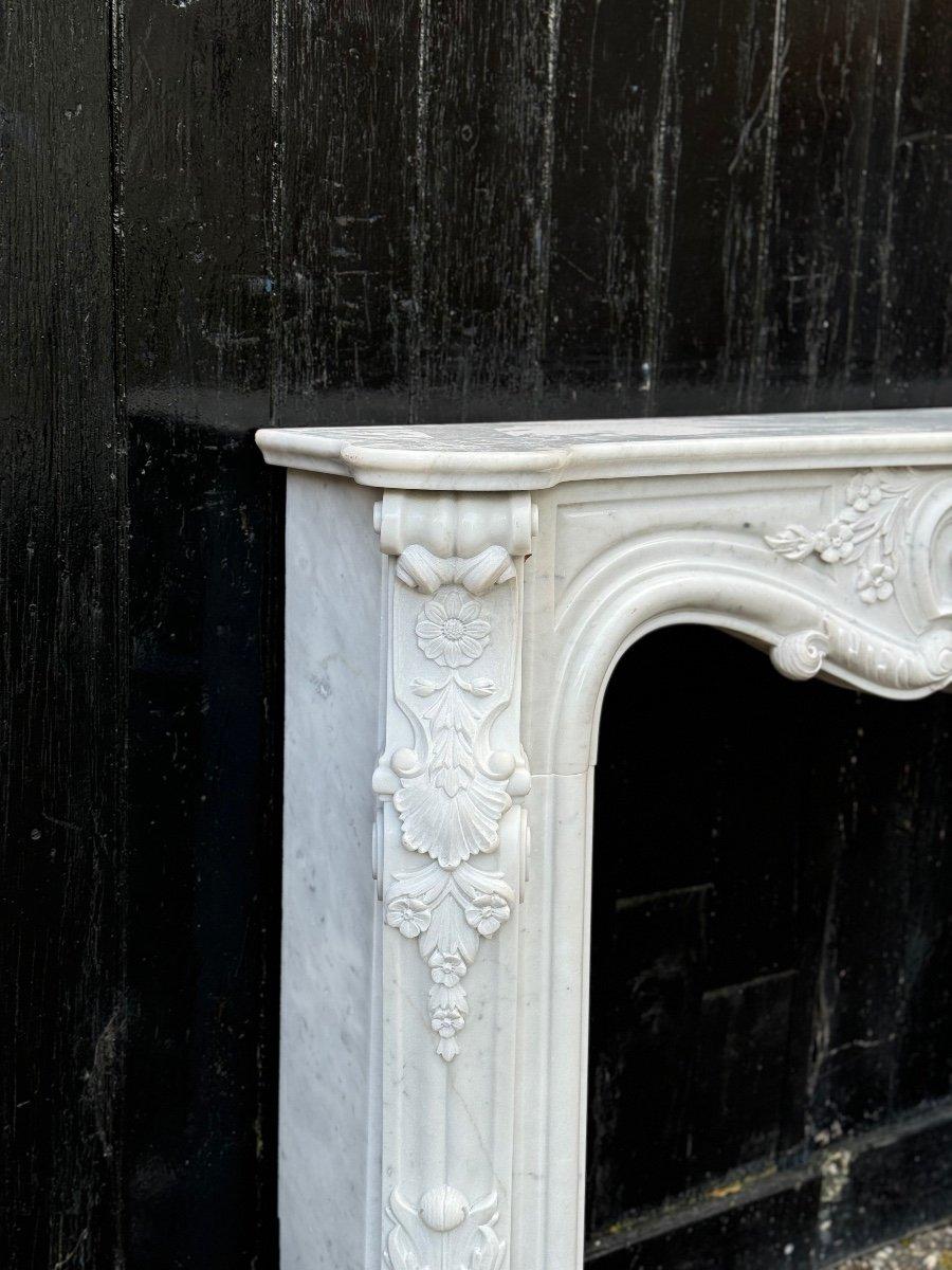 Cheminée en marbre de Carrare de style Louis XV Circa 1980 Bon état - En vente à Honnelles, WHT
