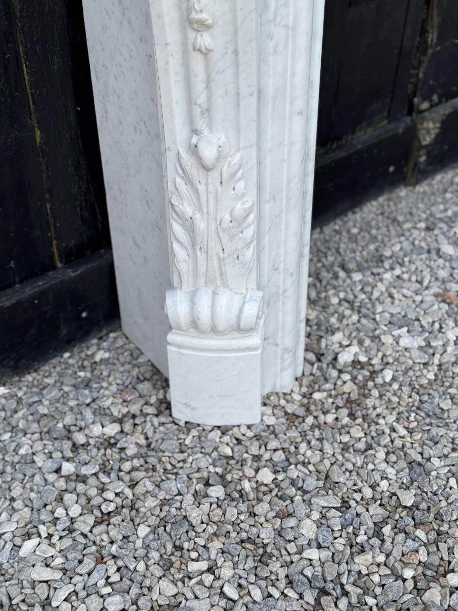 Kaminsims aus Carrara-Marmor im Louis XV-Stil, CIRCA 1980 im Zustand „Gut“ im Angebot in Honnelles, WHT