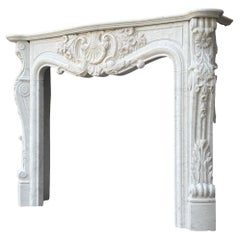 Kaminsims aus Carrara-Marmor im Louis XV-Stil, CIRCA 1980