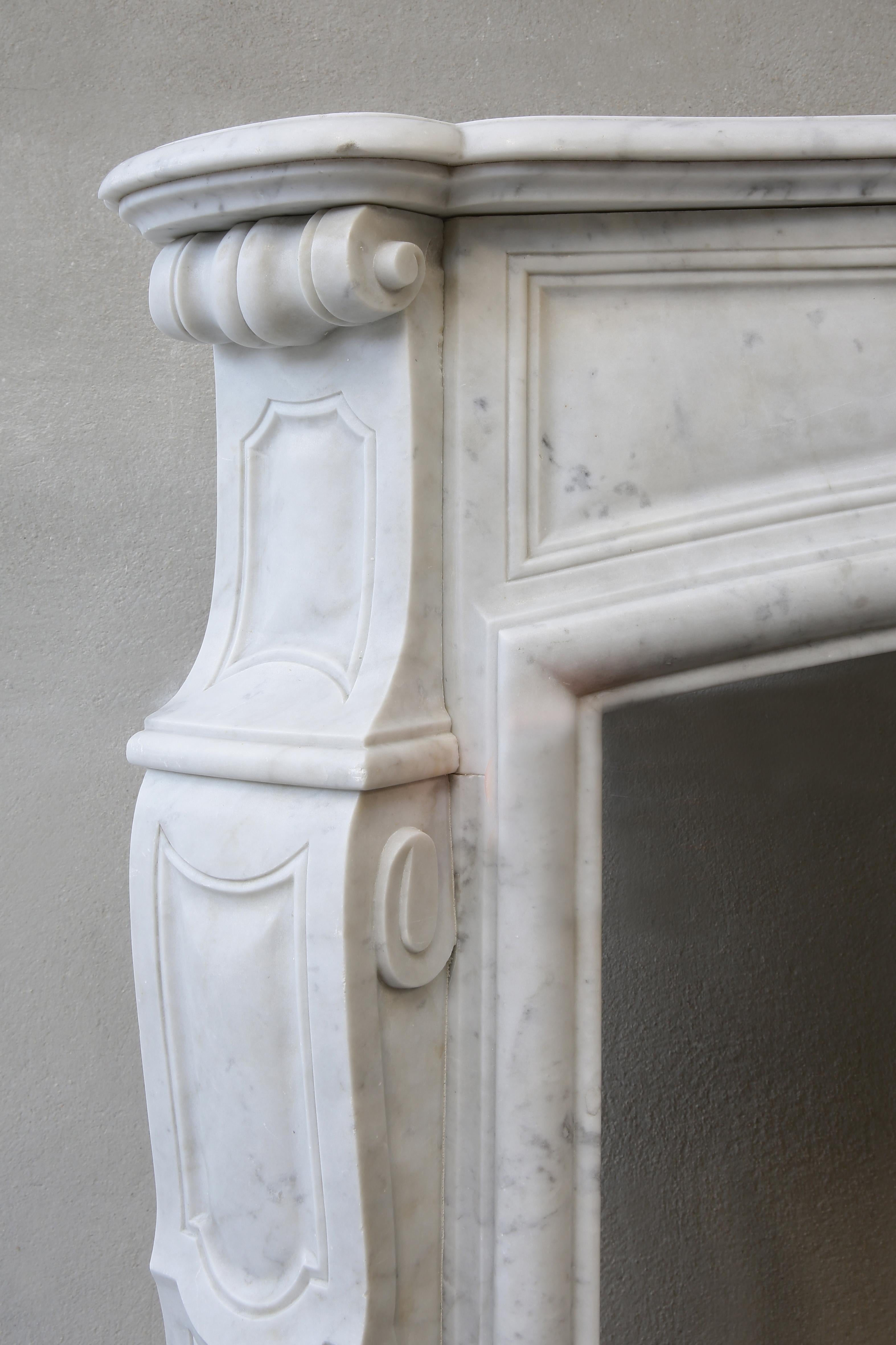Louis XV Style Carrara Marble Mantel from the 19th Century 6