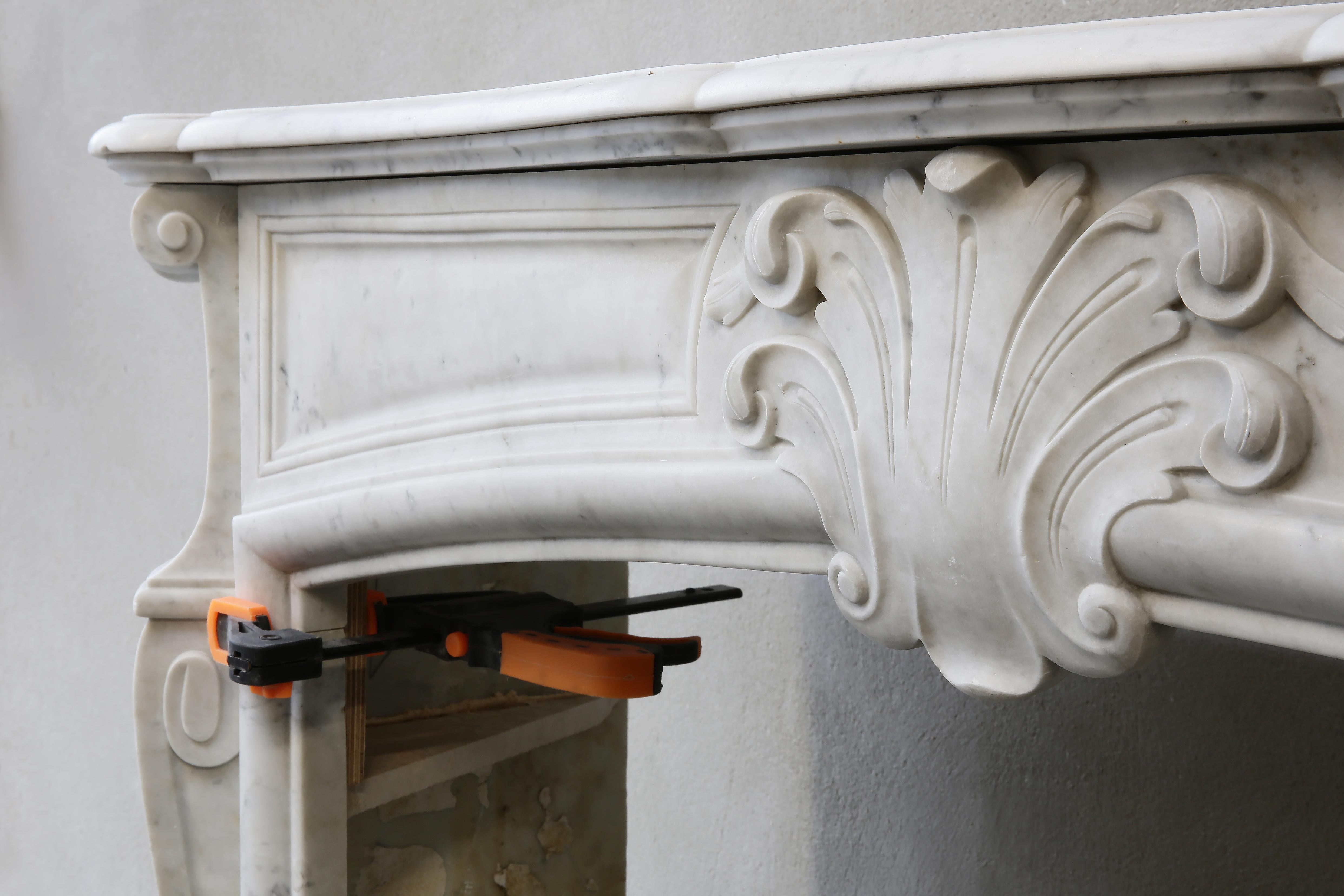 Louis XV Style Carrara Marble Mantel from the 19th Century 2