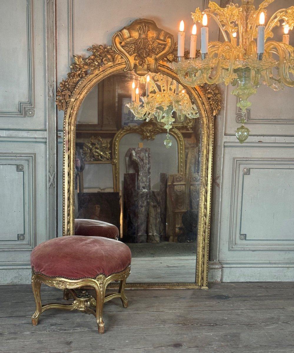 Reposapiés de madera tallada y dorada estilo Luis XV Circa 1880 Francés en venta
