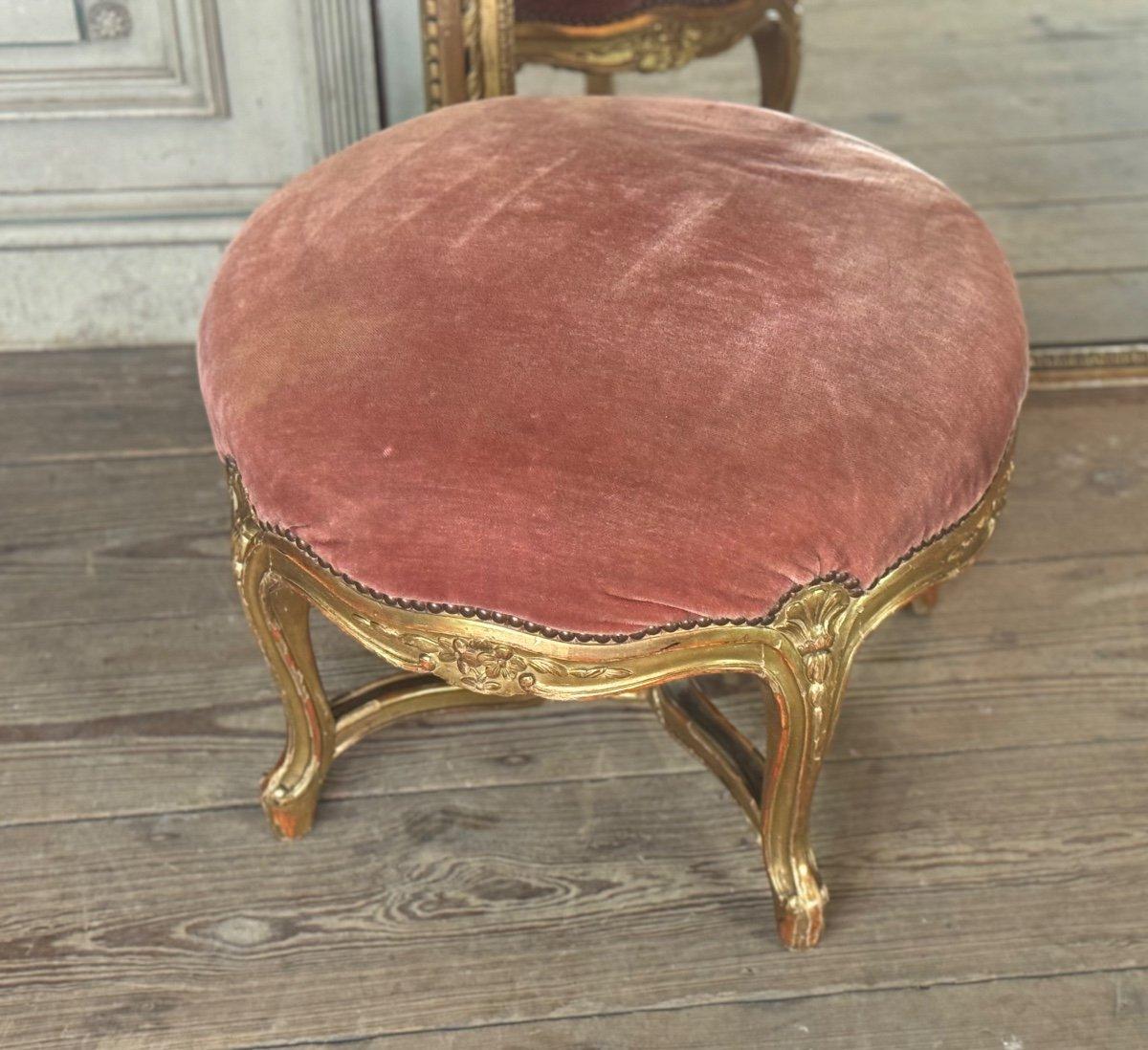 Reposapiés de madera tallada y dorada estilo Luis XV Circa 1880 siglo XIX en venta