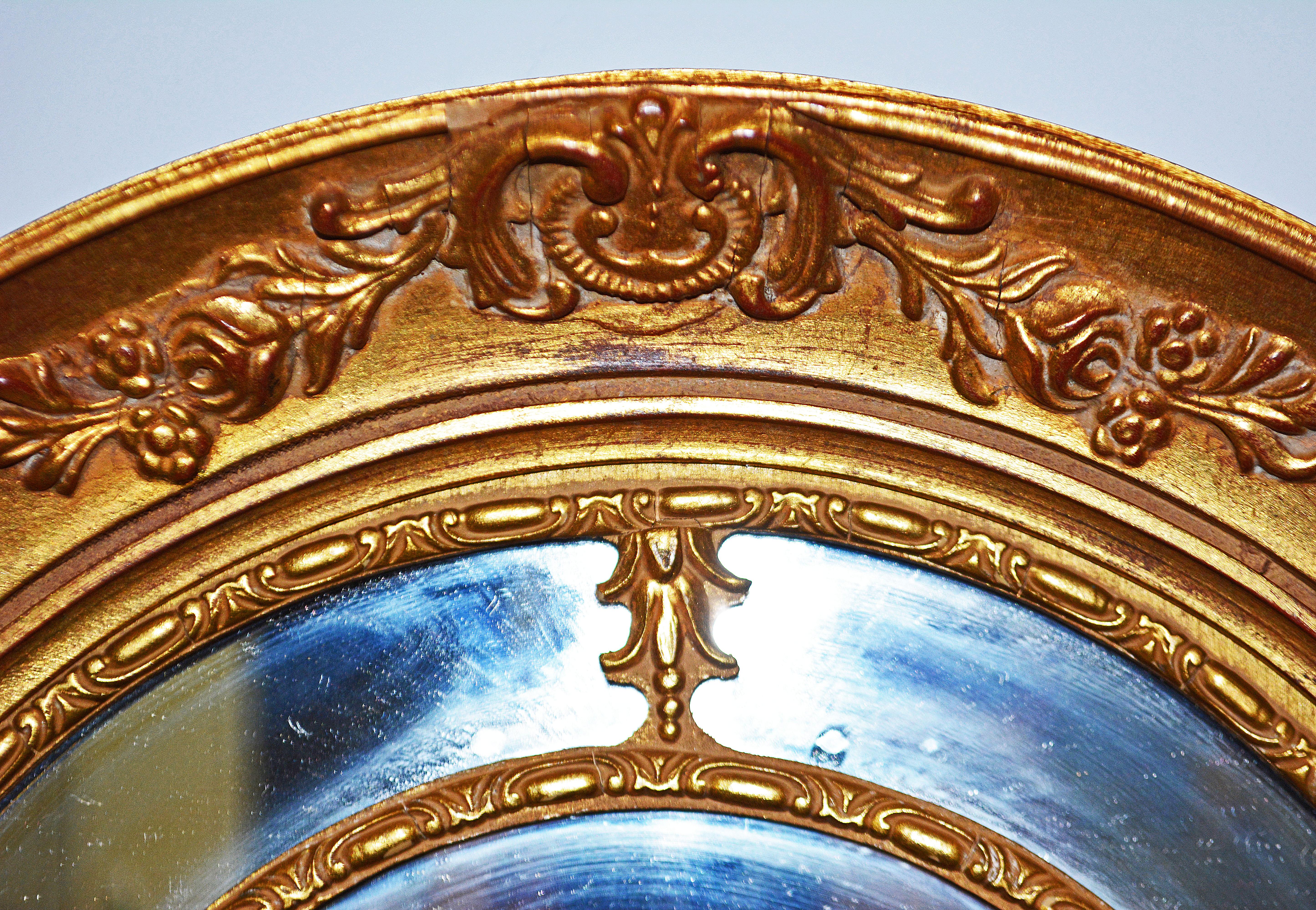 Louis XV Stil geschnitzt domed Giltwood Spiegel mit Wandkonsole Halterung von Labarge (Belgisch) im Angebot