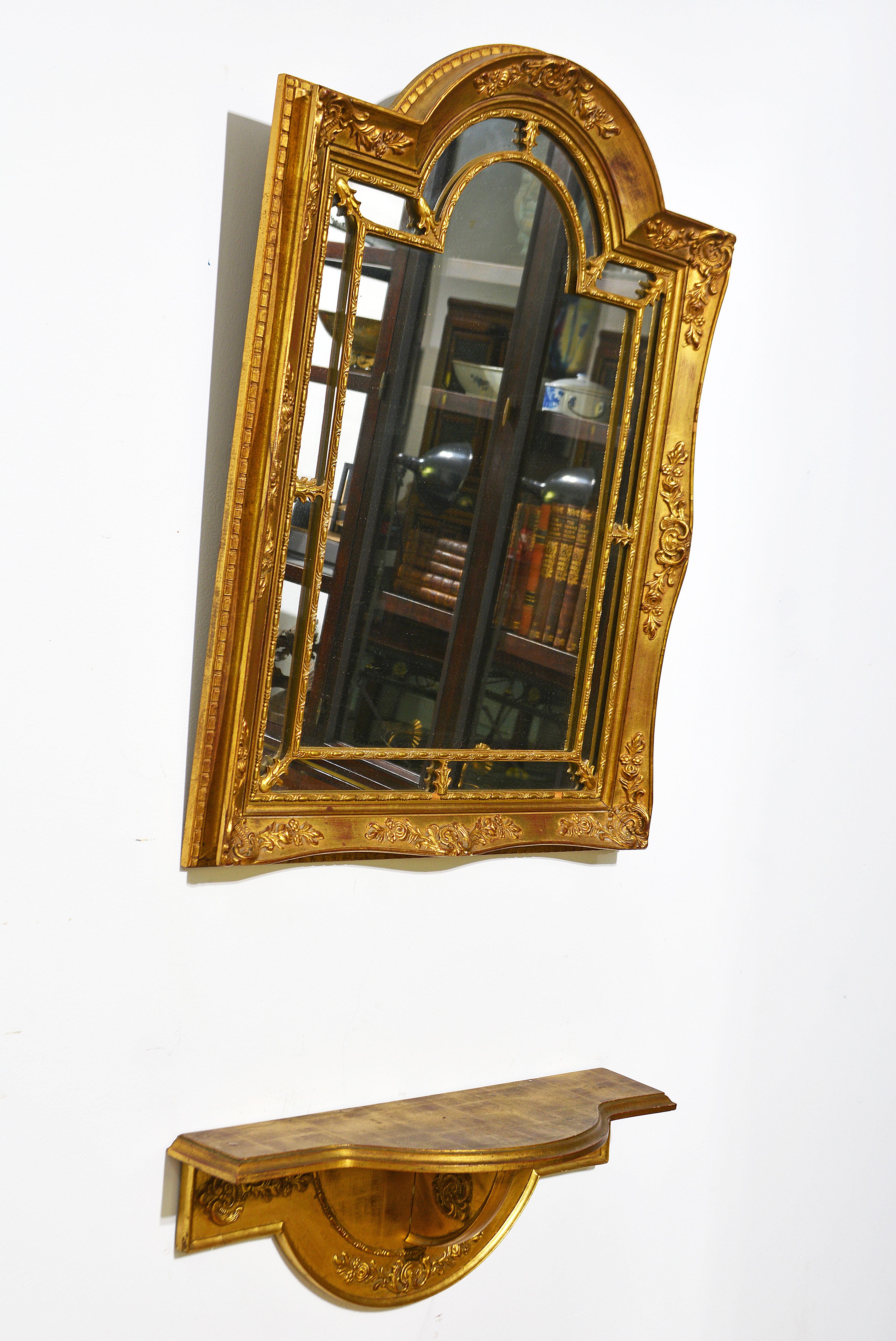 Miroir en bois doré sculpté de style Louis XV avec support mural console par Labarge en vente 2