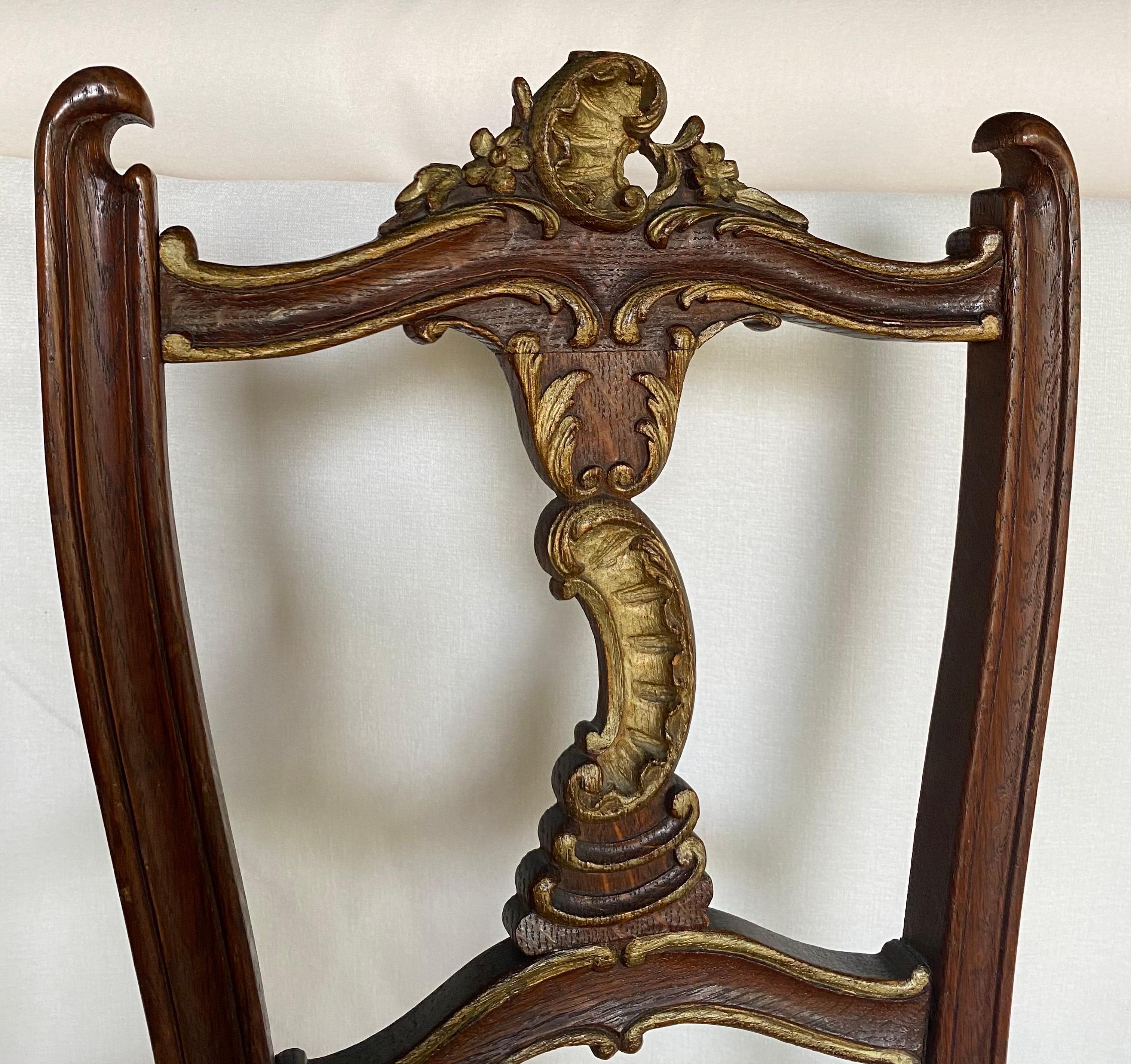 Beistellstuhl aus geschnitztem vergoldetem Holz im Louis XV.-Stil mit Akzent aus Leder im Angebot 3