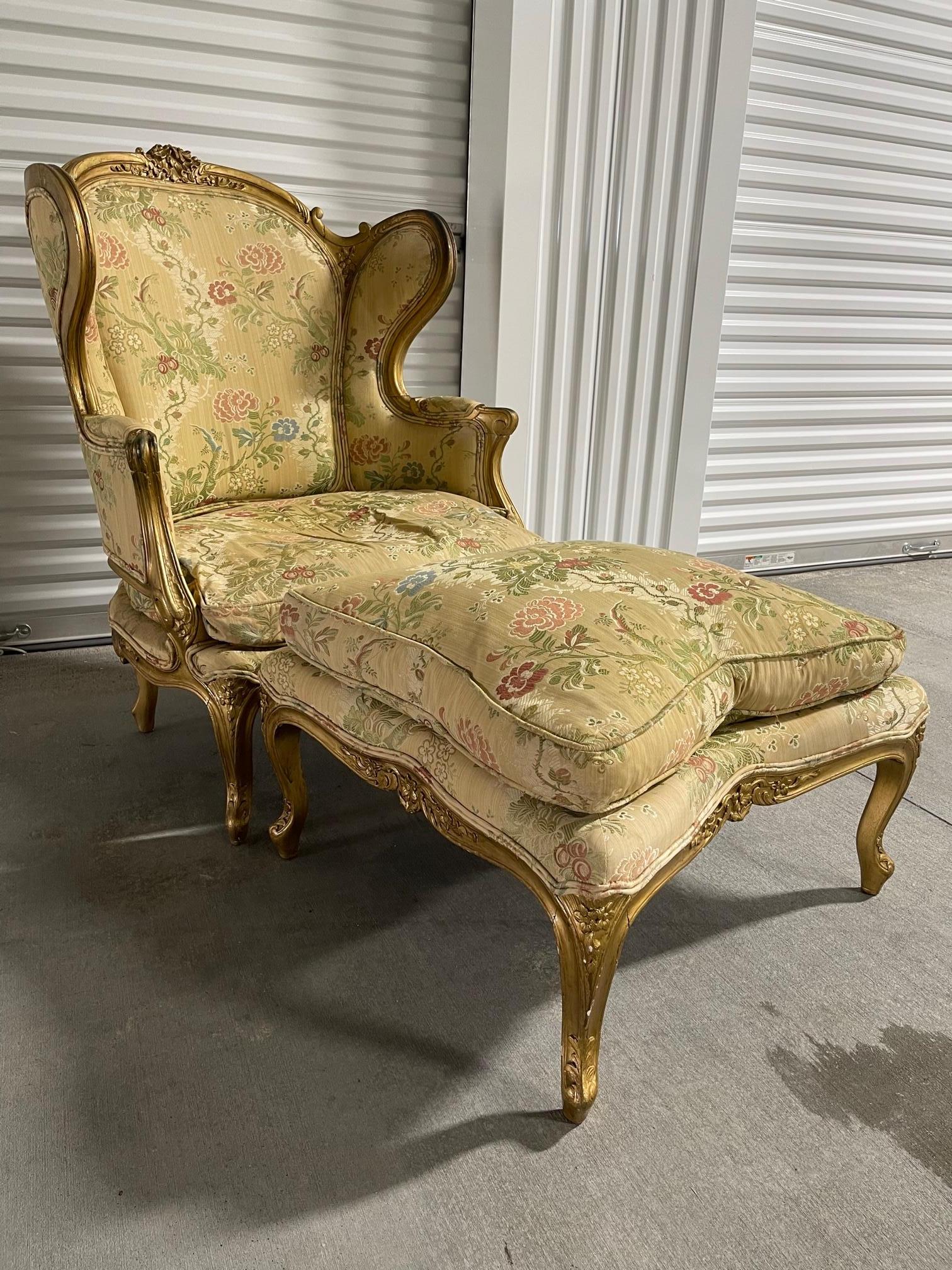 Louis XV Style Carved Giltwood Two-Part Duchesse Brisee, Late 19th Century For Sale 4