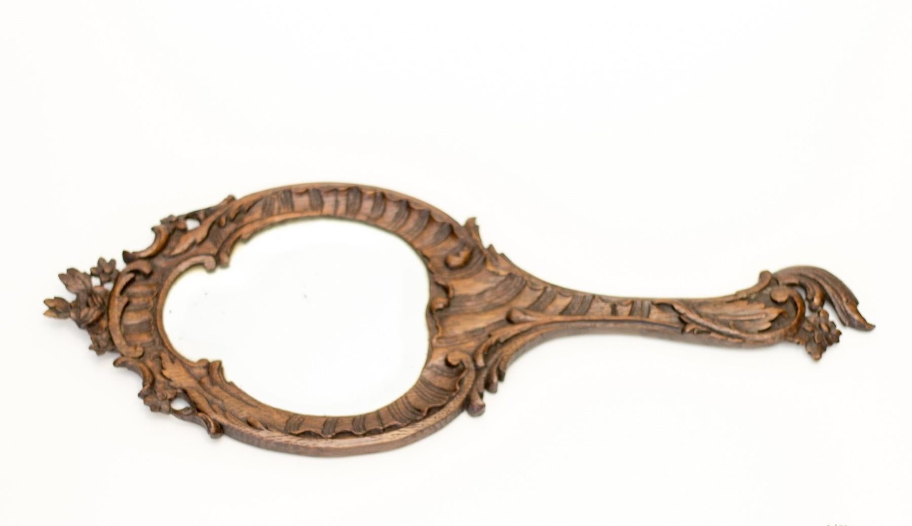 Louis XV Style Carved Oakwood Hand Mirror, France, 1920's In Good Condition For Sale In Barntrup, DE