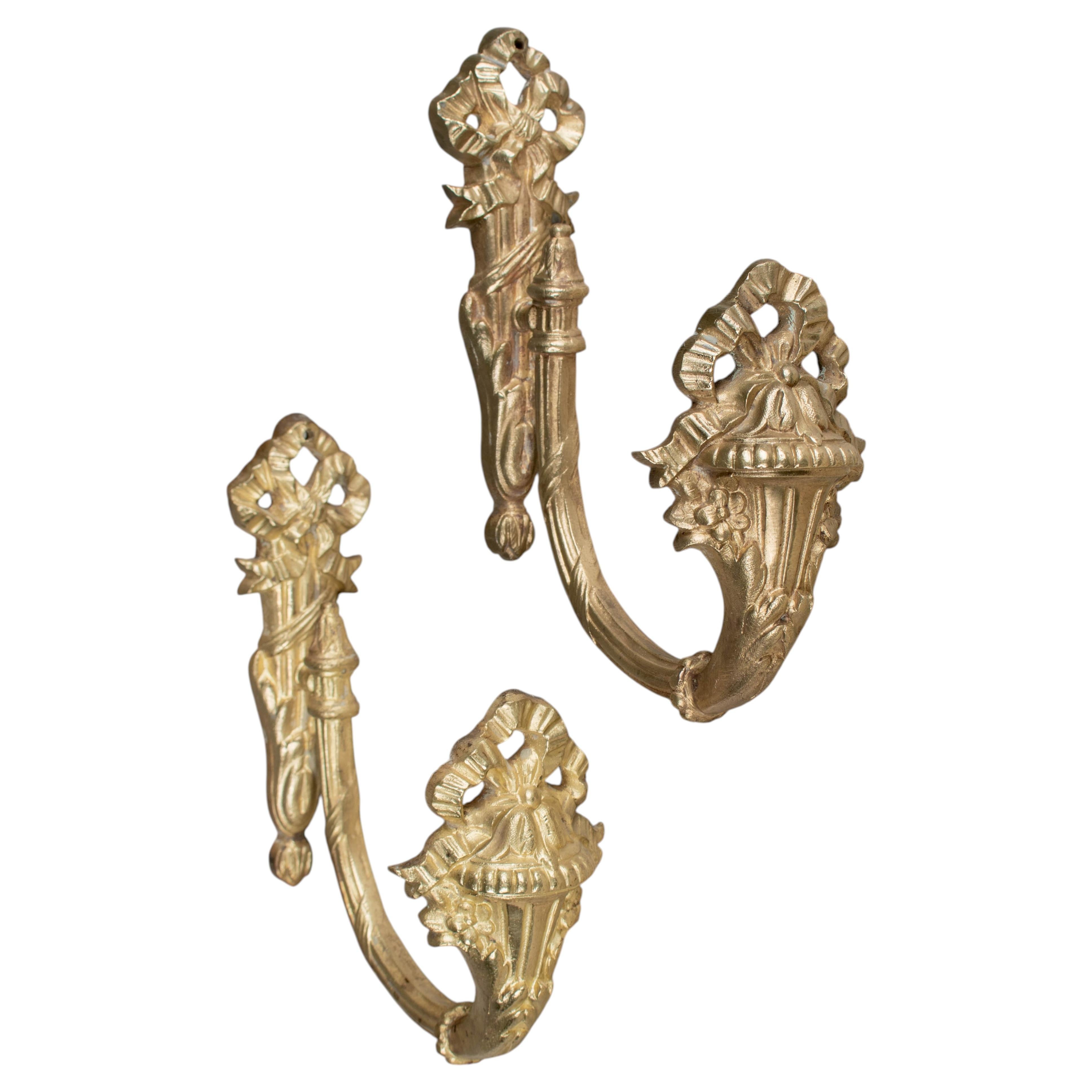 Vorhanghalter aus Bronzeguss im Louis-XVI-Stil aus dem 19. Jahrhundert, Paar