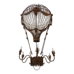 Lustre en forme de montgolfière de style Louis XV