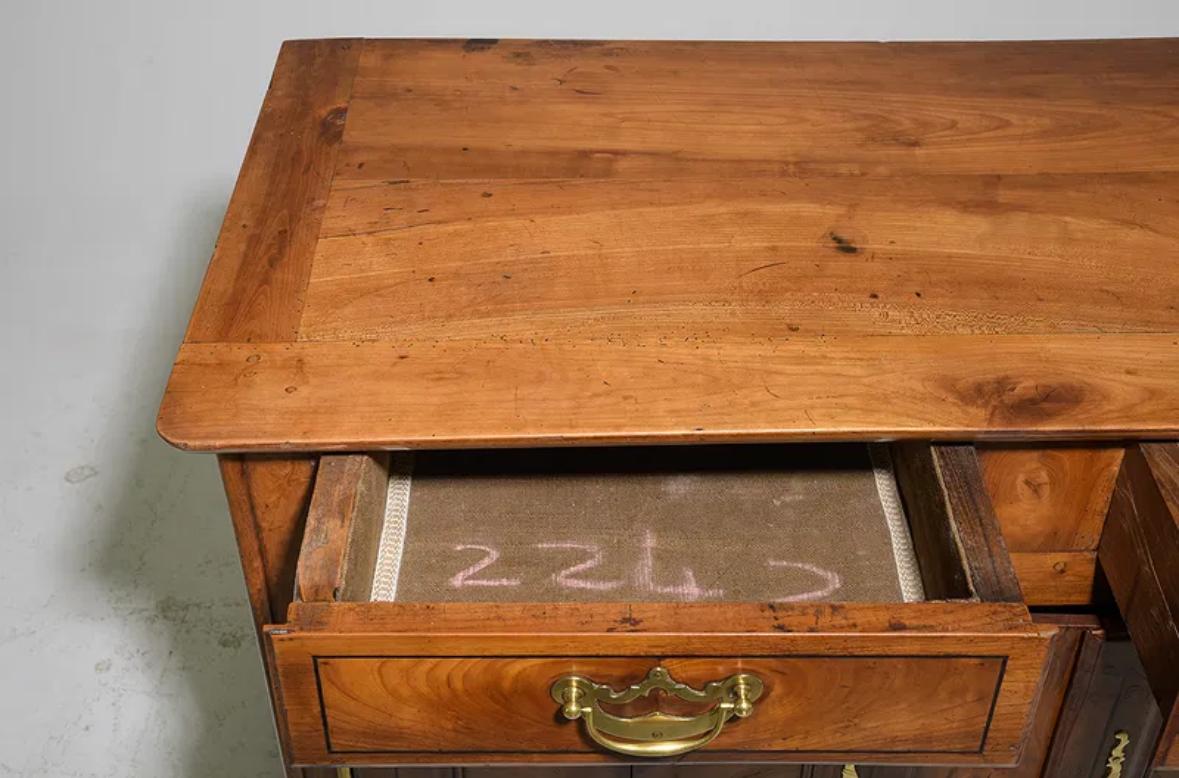 Louis XV Stil Kirsche Buffet / Anrichte (Louis XV.) im Angebot