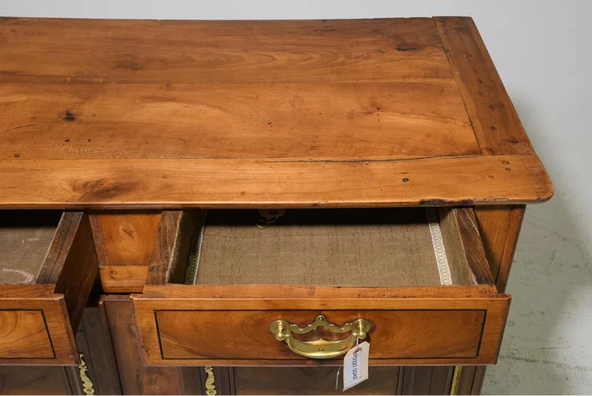 Louis XV Stil Kirsche Buffet / Anrichte (Französisch) im Angebot
