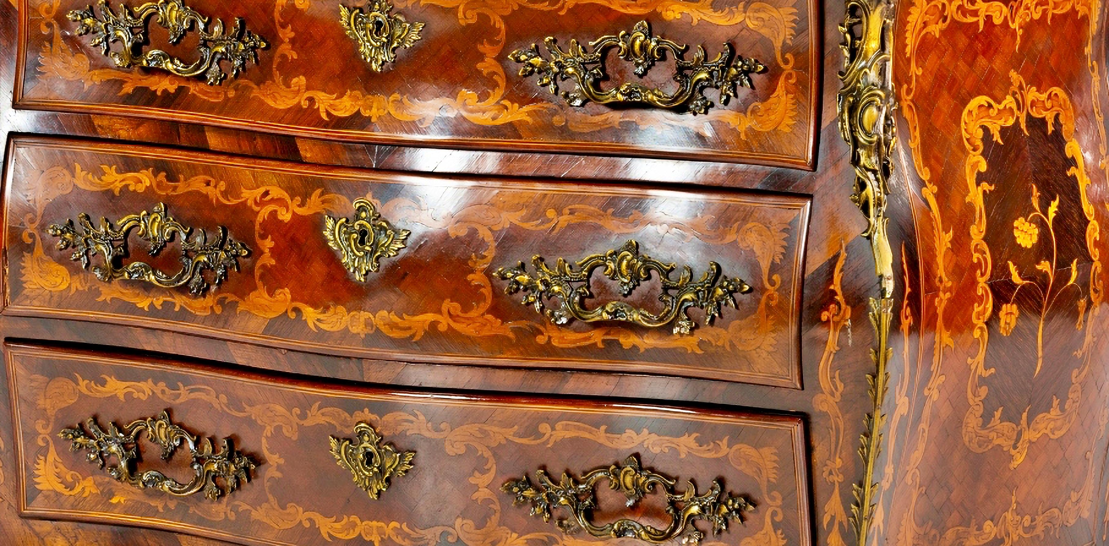 Louis XV LOUIS XV STYLE CHEST OF DRAWERS  French, 19th Century For Sale