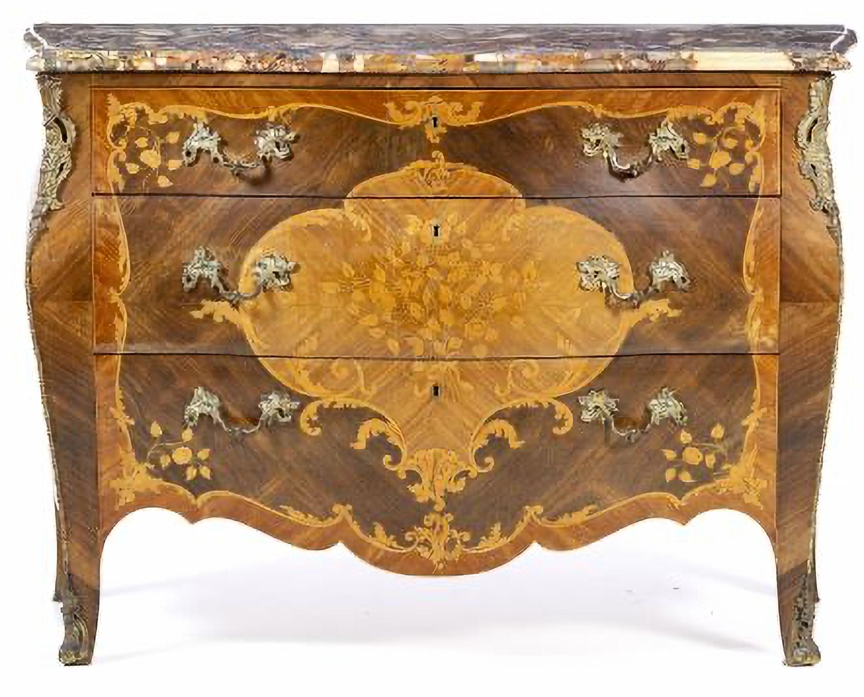 Fatto a mano CASSETTIERA IN STILE LOUIS XV Portoghese, XIX secolo in vendita