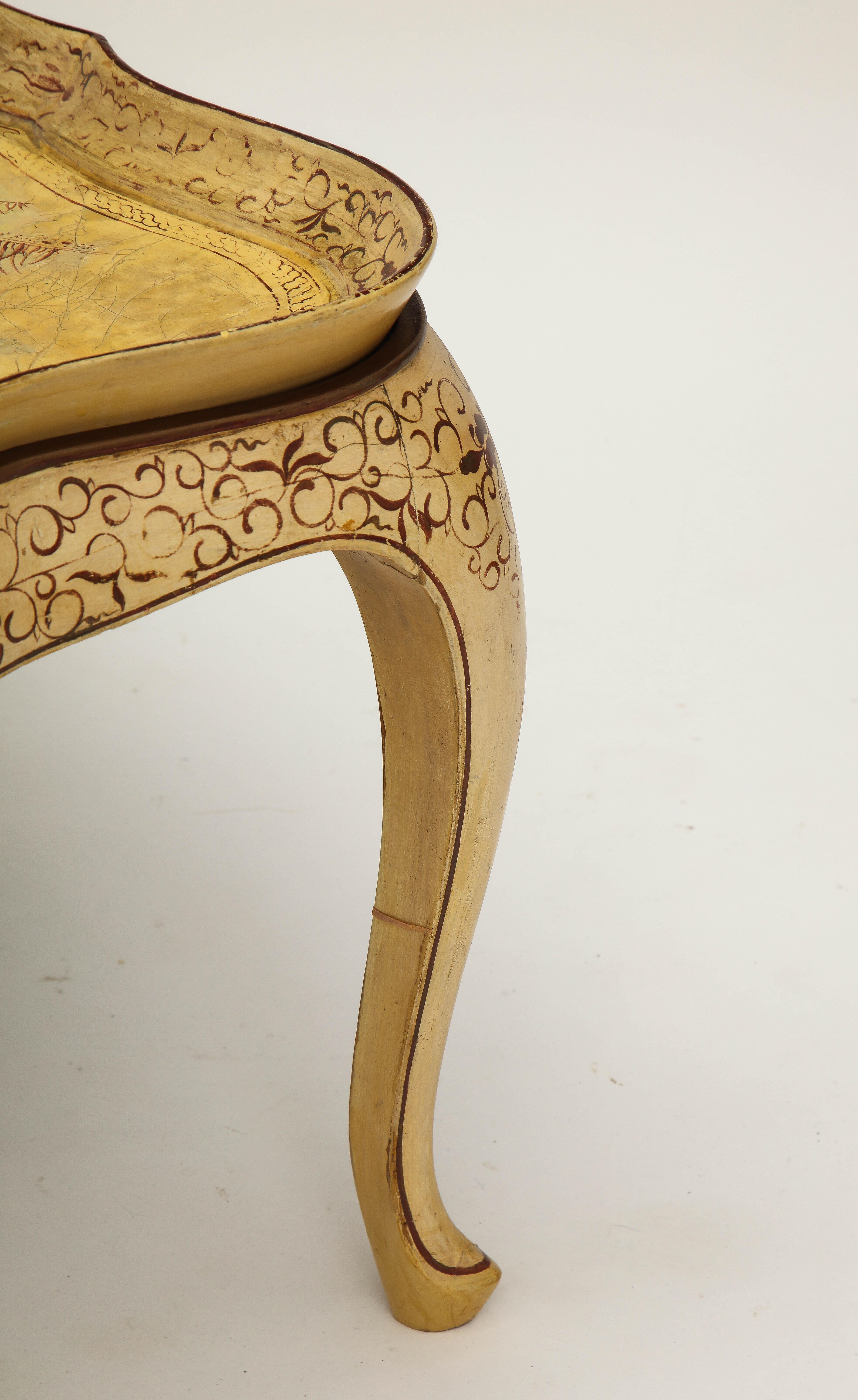 Louis XV Stil Chinoiserie Tablett oben niedrigen Tisch im Zustand „Gut“ im Angebot in New York, NY