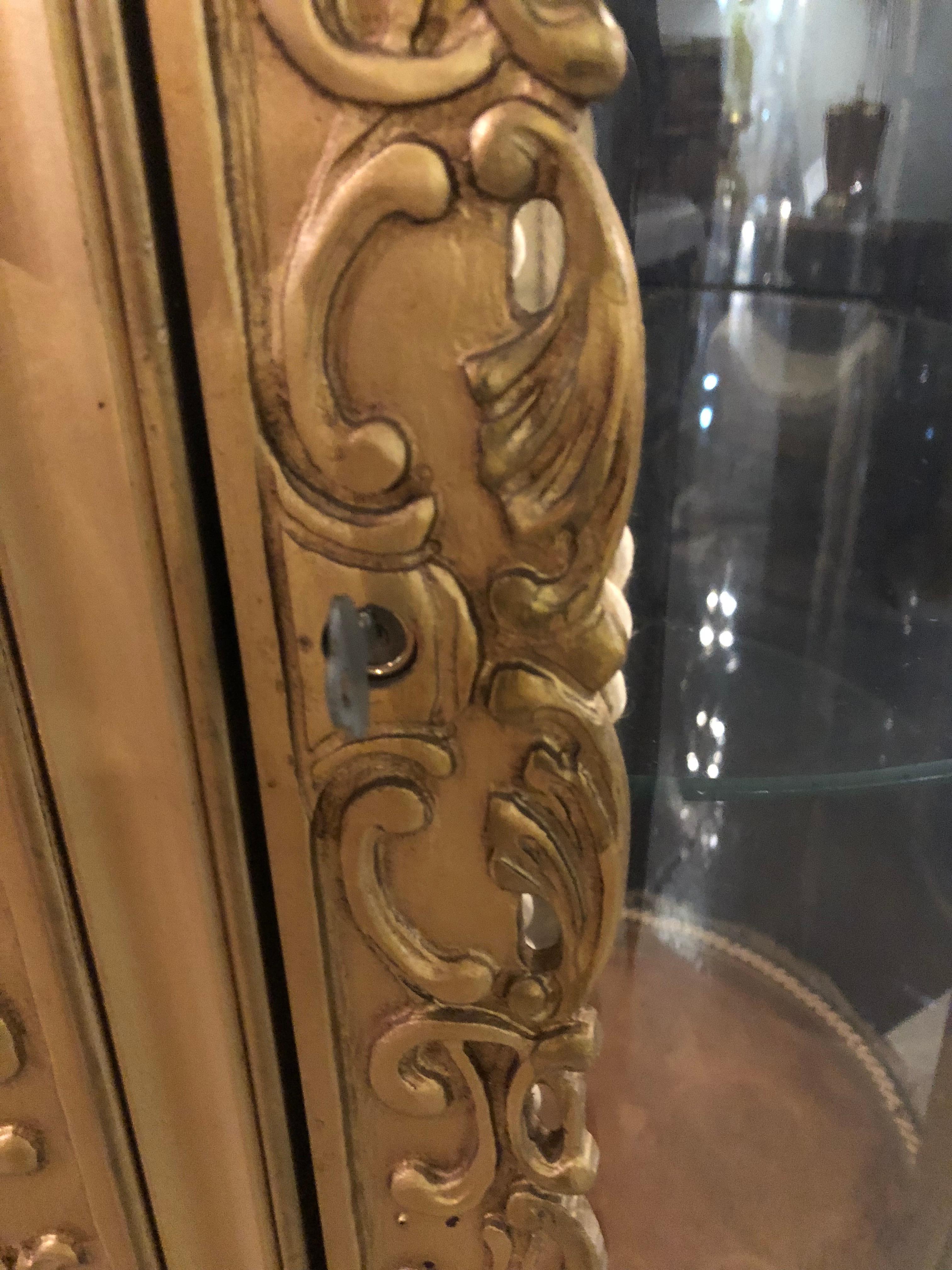 Louis XV Stil kreisförmig Giltwood beleuchtet Curio Vitrine Schaukasten 3