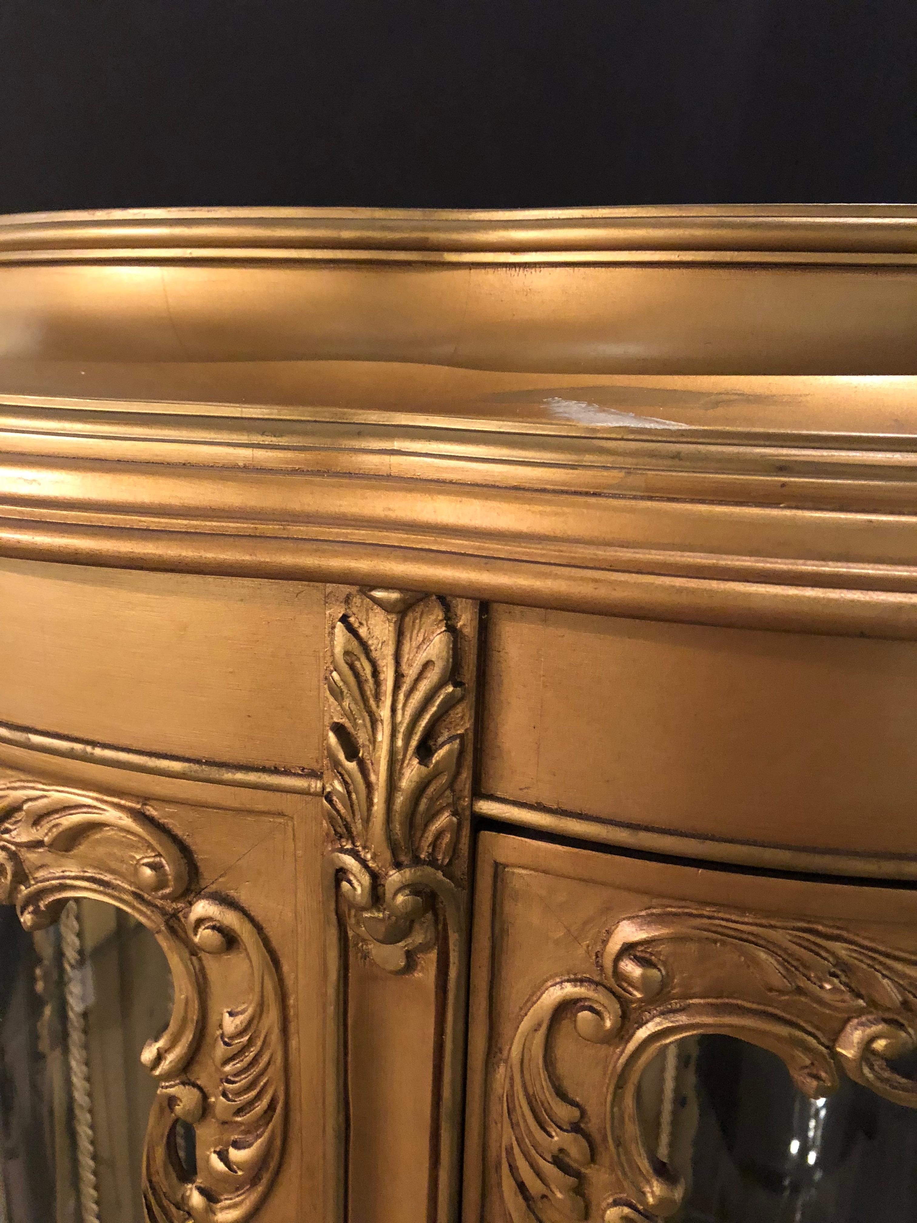 Louis XV Style Circular Giltwood Lighted Curio Vitrine Showcase 6