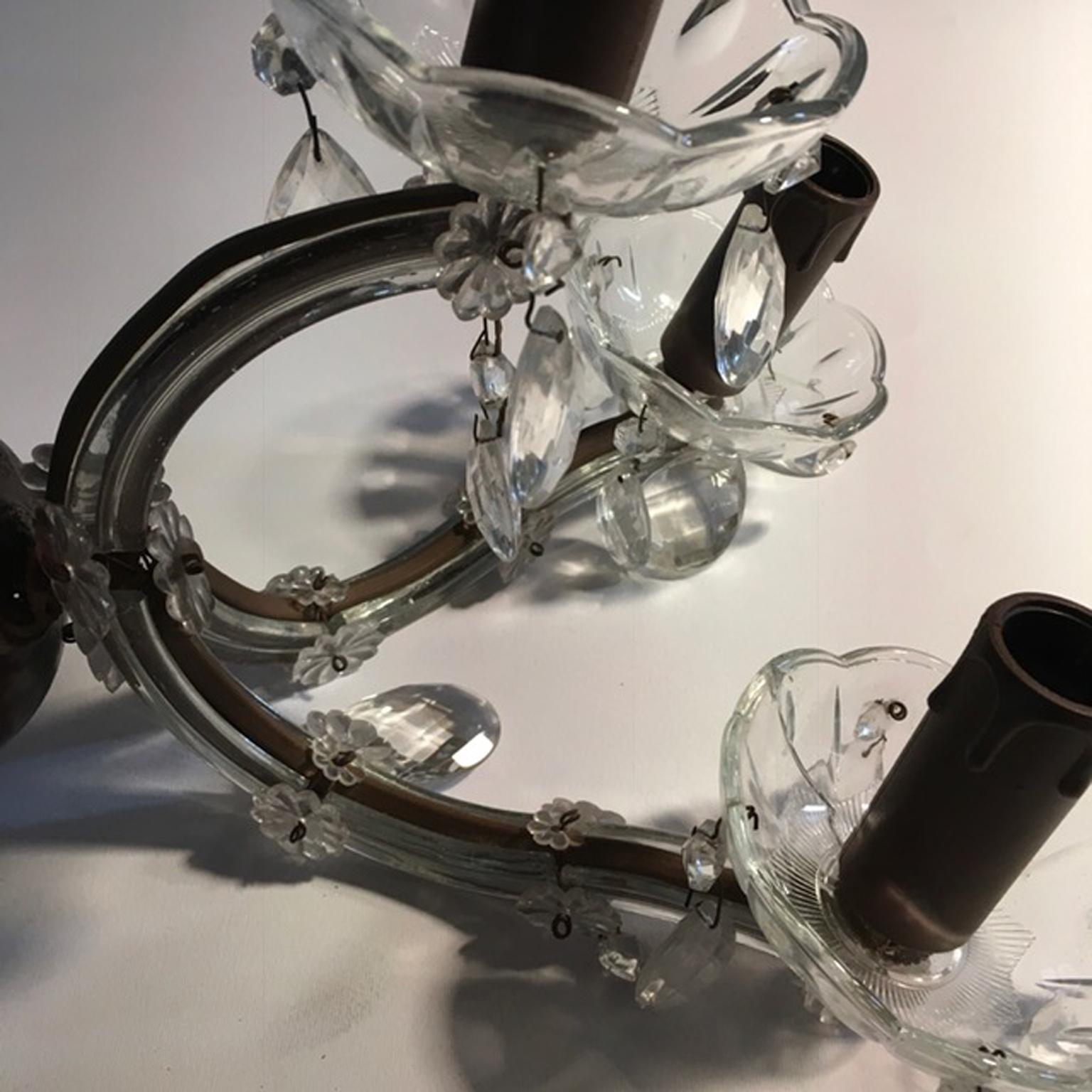 Applique à deux lumières de style Louis XV en verre transparent avec pendentifs en vente 1