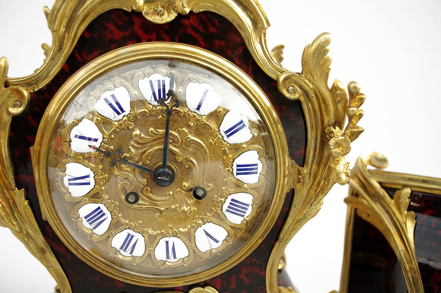 Louis XV Style Clock and its Console in Scale and Gilt Bronze, 19th Century In Good Condition In Saint-Ouen, FR