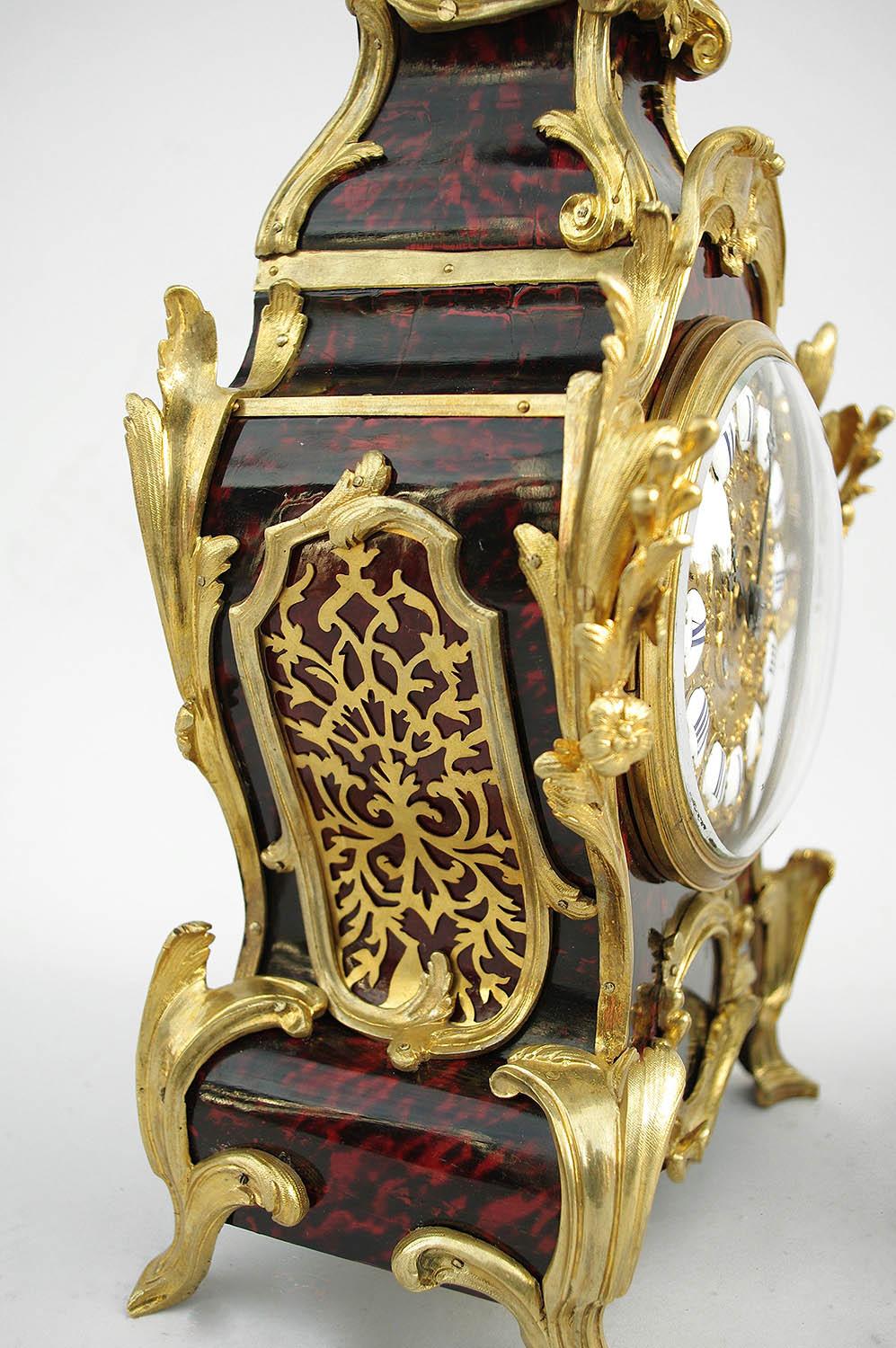 Louis XV Style Clock and its Console in Scale and Gilt Bronze, 19th Century 1