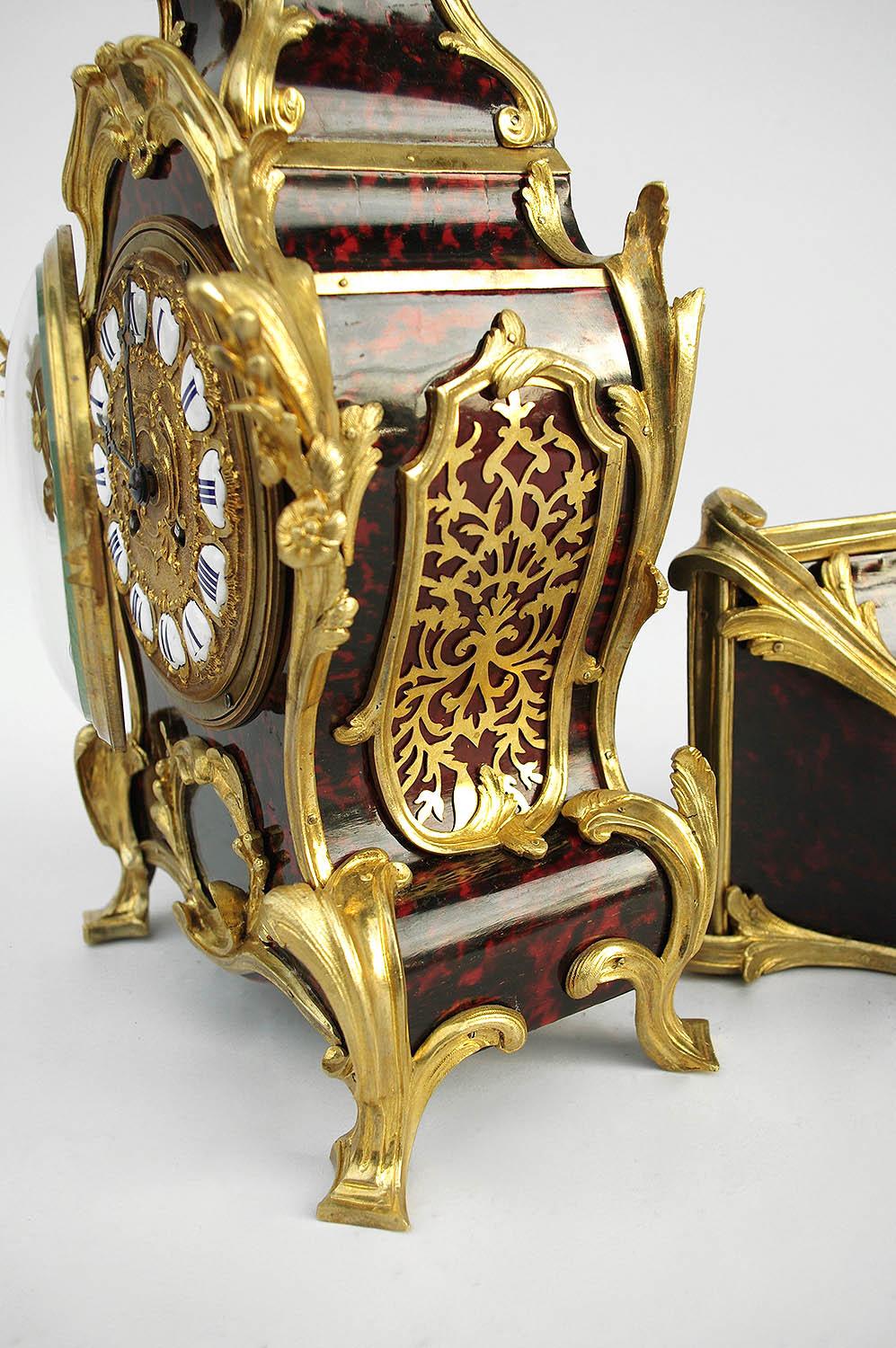 Louis XV Style Clock and its Console in Scale and Gilt Bronze, 19th Century 2