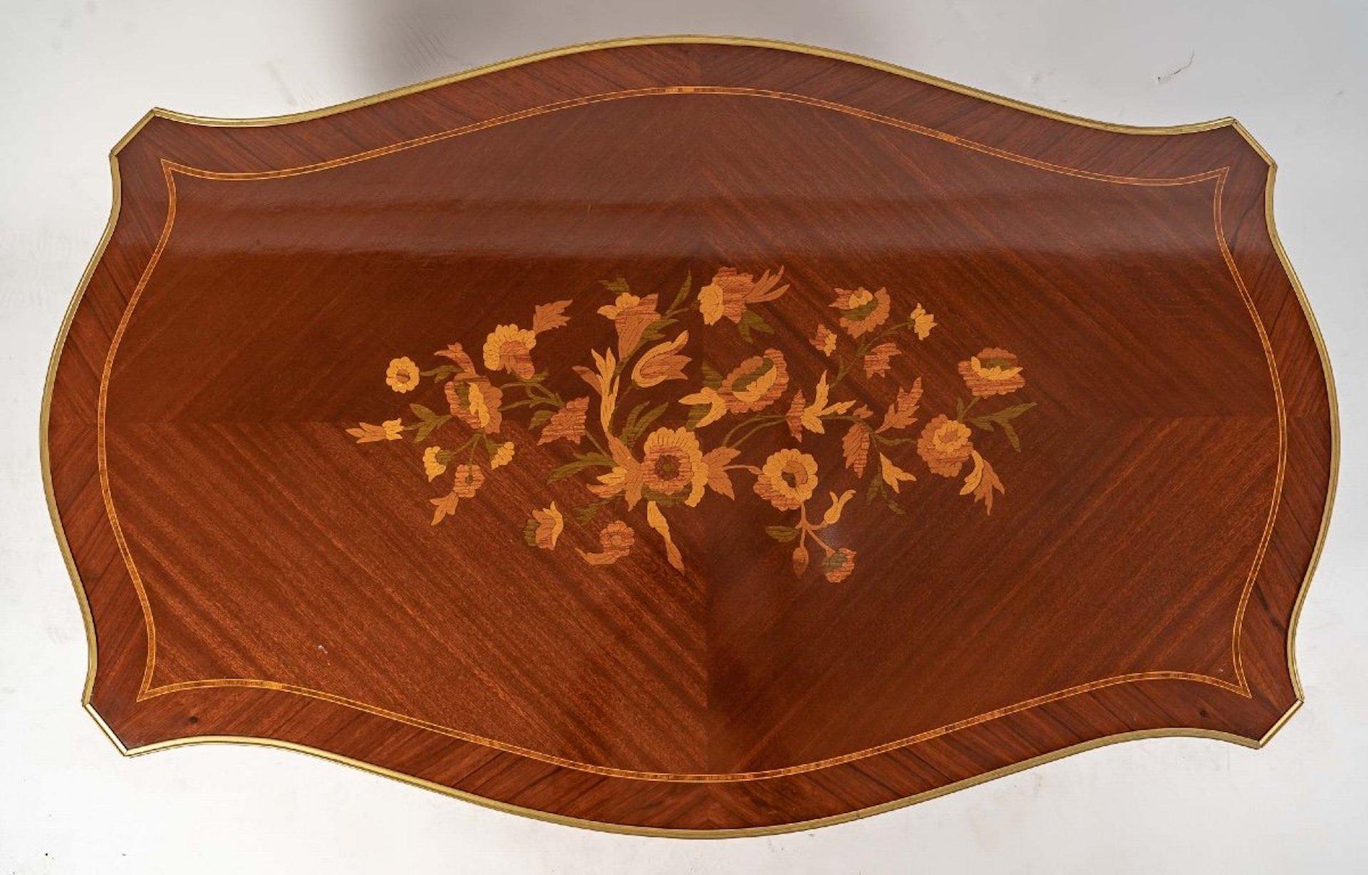 Louis XV Style Coffee Table of the XIXth Century in Marquetry and Gilt Bronze 7
