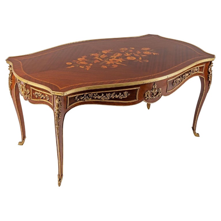 Louis XV Style Coffee Table of the XIXth Century in Marquetry and Gilt Bronze For Sale at 1stDibs