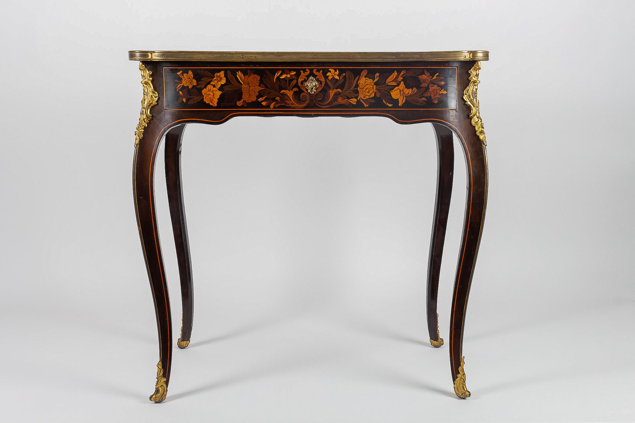 Louis XV Style Coffee Table with Jasmine Marquetry French Napoleon III Period In Good Condition In Saint Ouen, FR