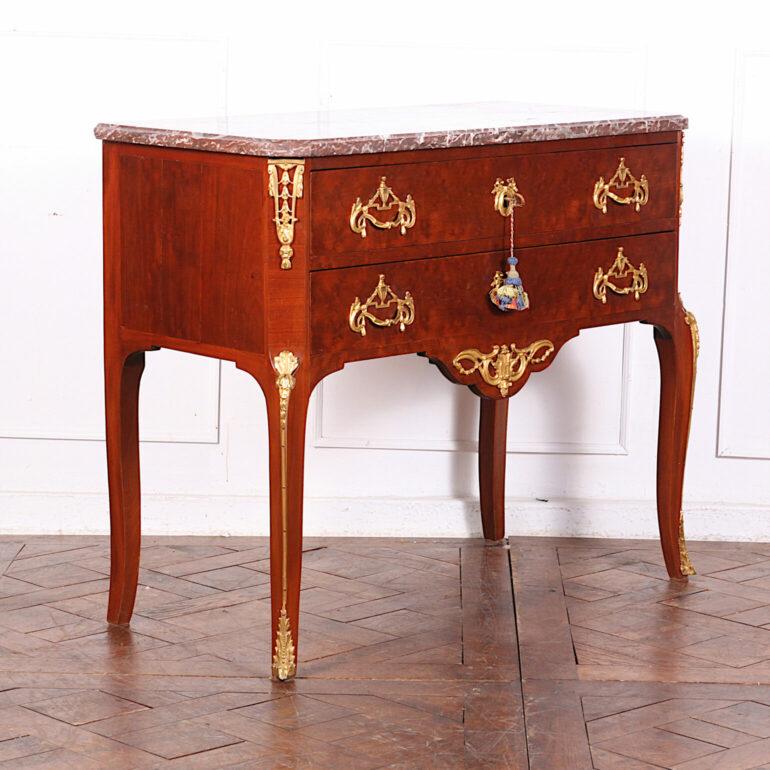 Stunning 19th century mahogany transitional style commode. Louis XV Style with gilt mounts and the original marble top.
Signed ‘L.Rivaux’