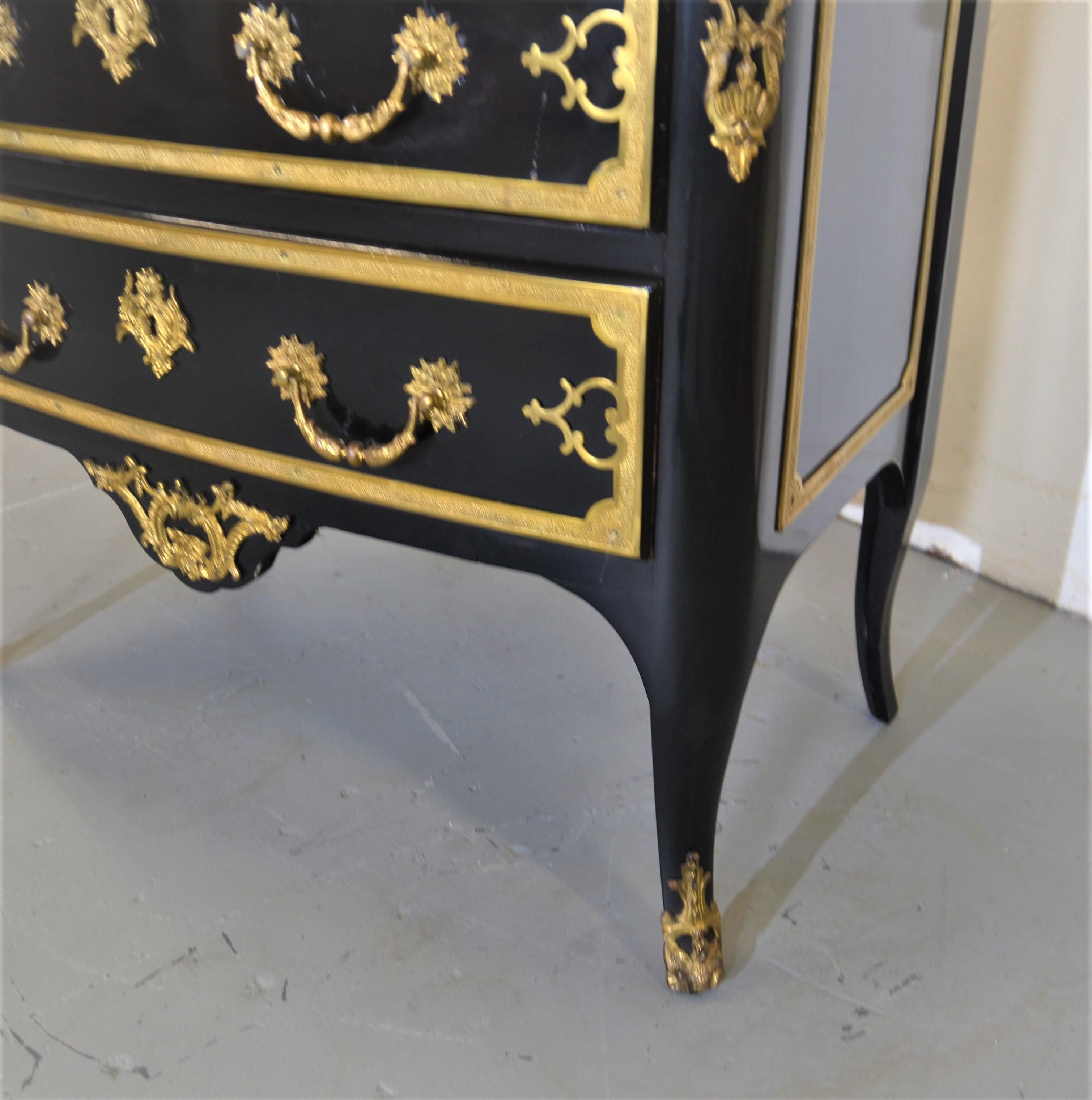 Louis XV Style Commode In Good Condition For Sale In Pomona, CA