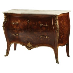 Kommode im Stil von Louis XV. mit Goldbronze-Beschlägen, 18. Jahrhundert, Französisch