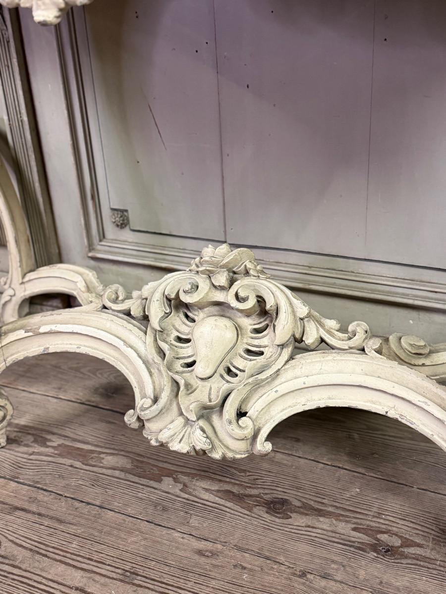 Louis XV style console table with beige patina, Carrara marble, circa 1880 For Sale 3