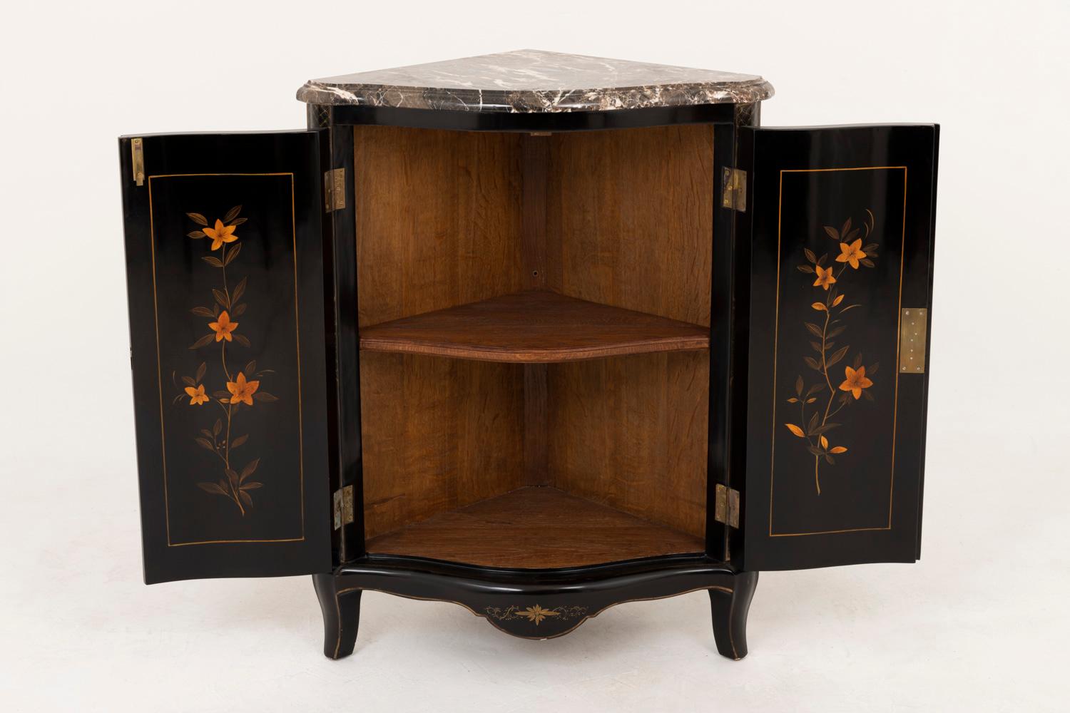 French Louis XV Style Corner Cabinet in Black Lacquer with a Chinese Decor, 1950s