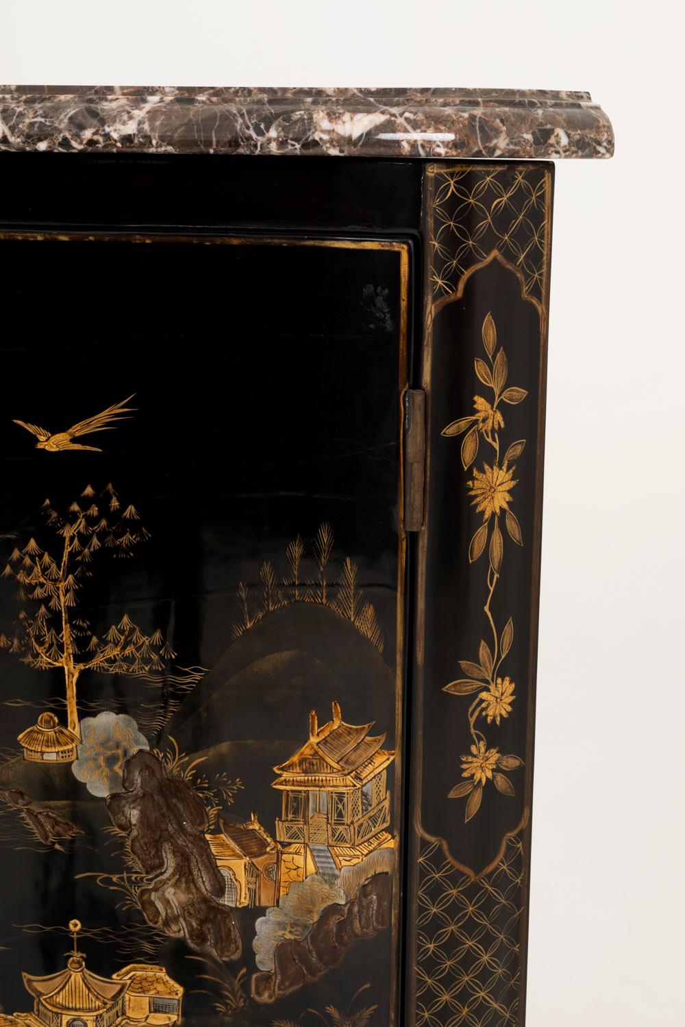 Lacquered Louis XV Style Corner Cabinet in Black Lacquer with a Chinese Decor, 1950s