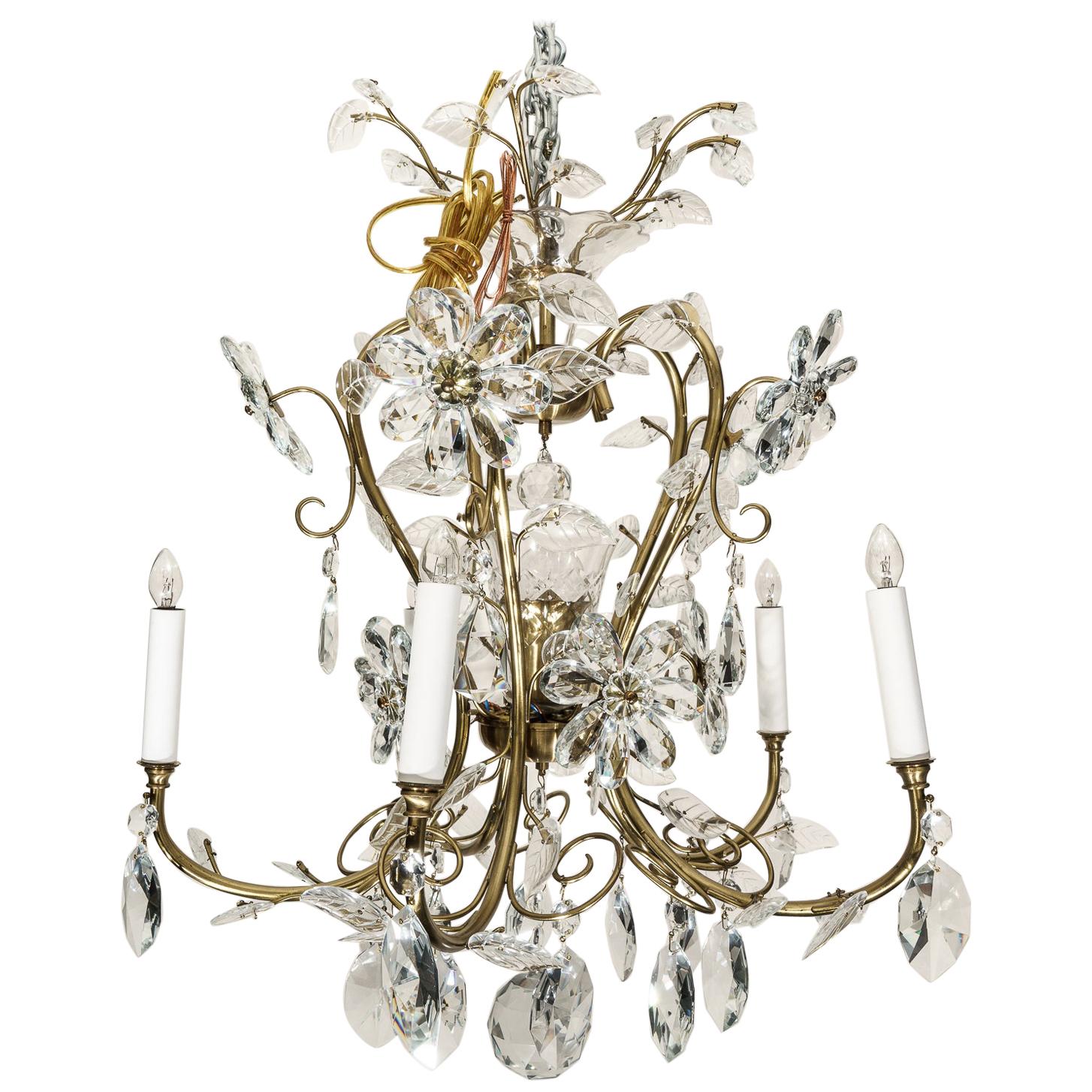 Lustre de style Louis XV en cristal et laiton en vente