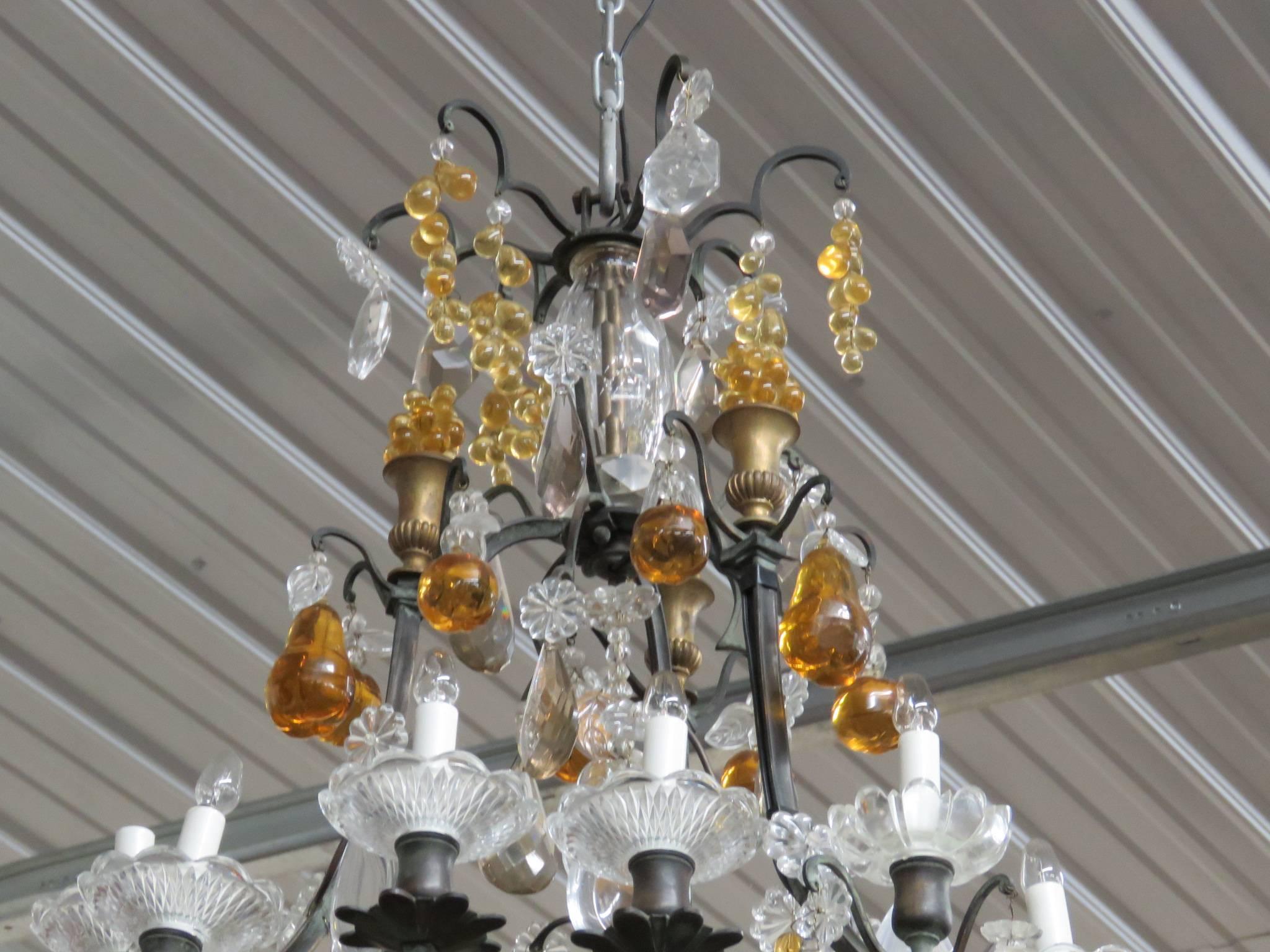 Bronze-Vogelkäfig-Kronleuchter im Stil von Louis XV. mit Kristall-Perlen, Äpfeln und Trauben  (Italienisch) im Angebot