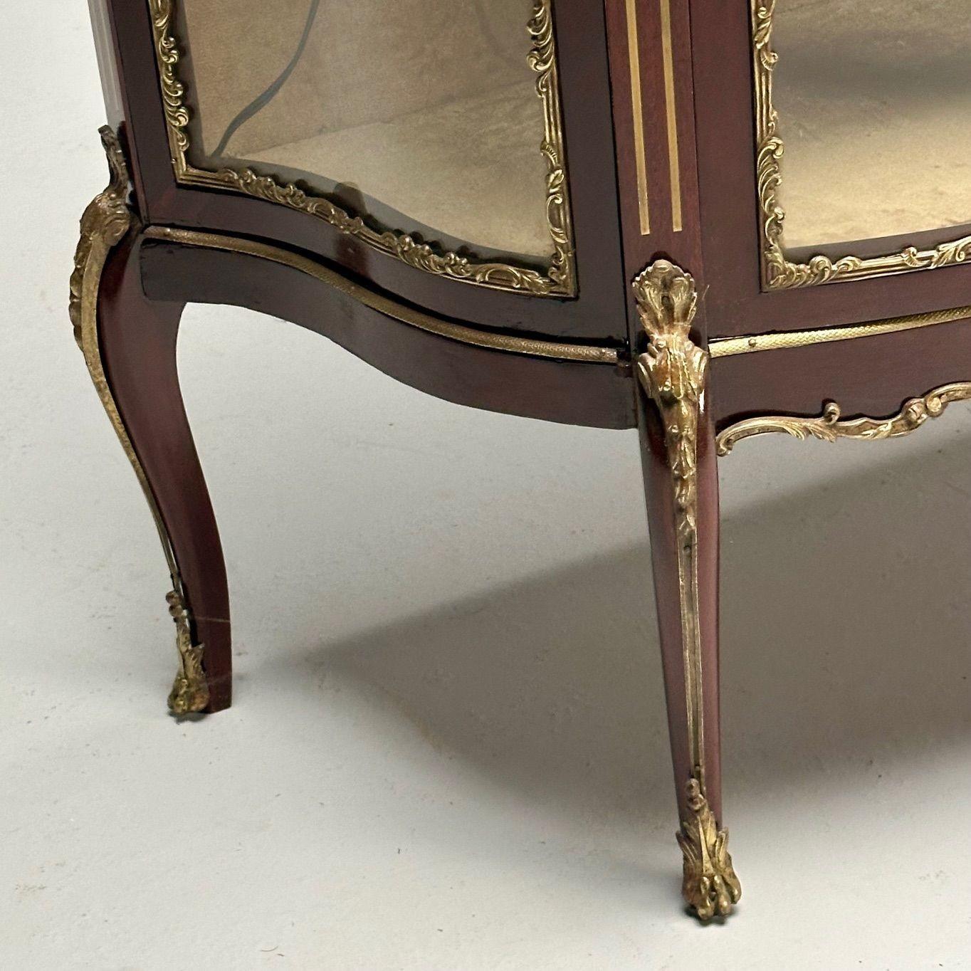 Louis XV Style, Curio Cabinet, Mahogany, Bronze, Glass, France, 1910s For Sale 1