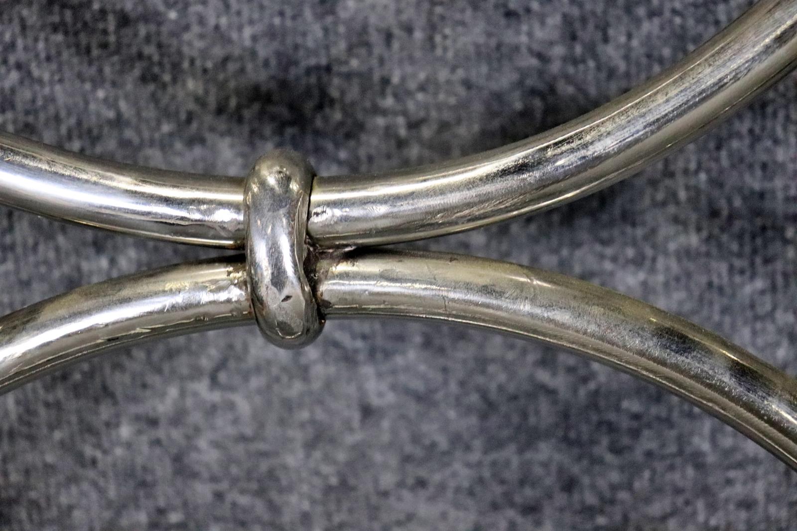 Ottone Testiera king size in acciaio e ottone in stile Luigi XV, realizzata su misura, stile Vesey in vendita