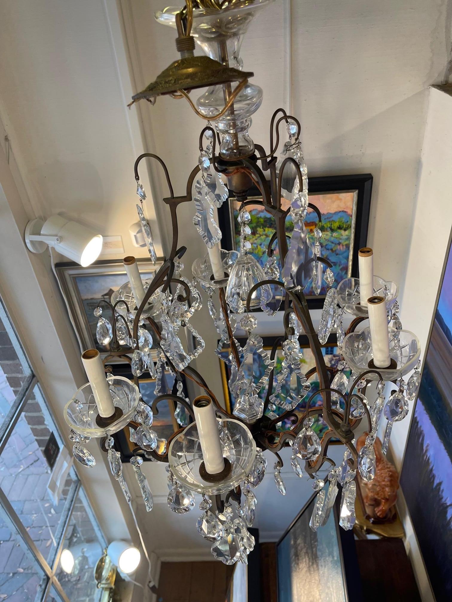 Louis XV Style Cut Glass and Gilt Metal Chandelier 19th/20th Century For Sale 8