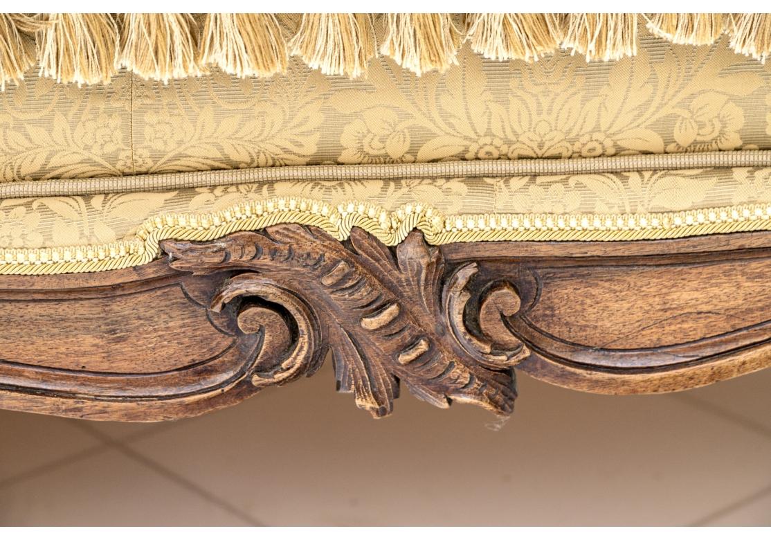 Sofá cama estilo Luis XV con almohadones y cojines decorativos en venta 8