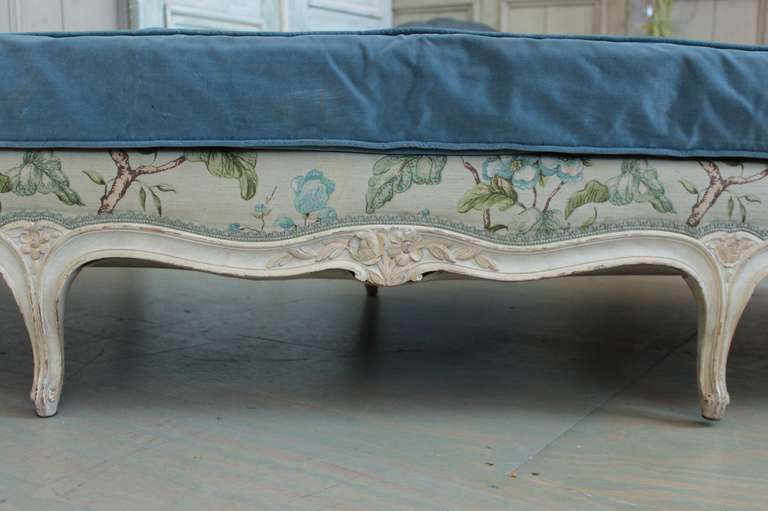 Louis XV-Stil-Tagesbett mit floraler Polsterung 3