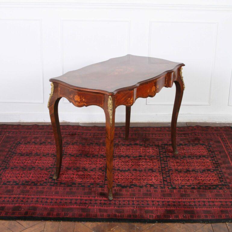 Louis XV Style Desk In Good Condition For Sale In Vancouver, British Columbia