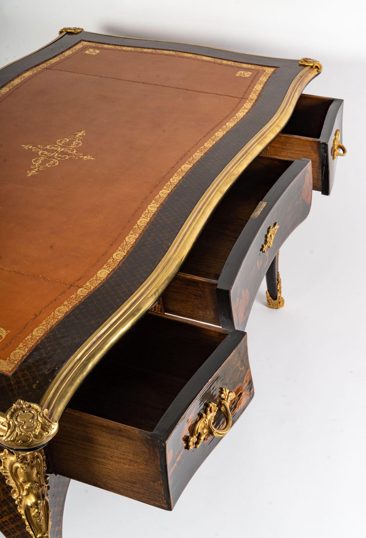 Louis XV Style Desk in Chinese Lacquer 4