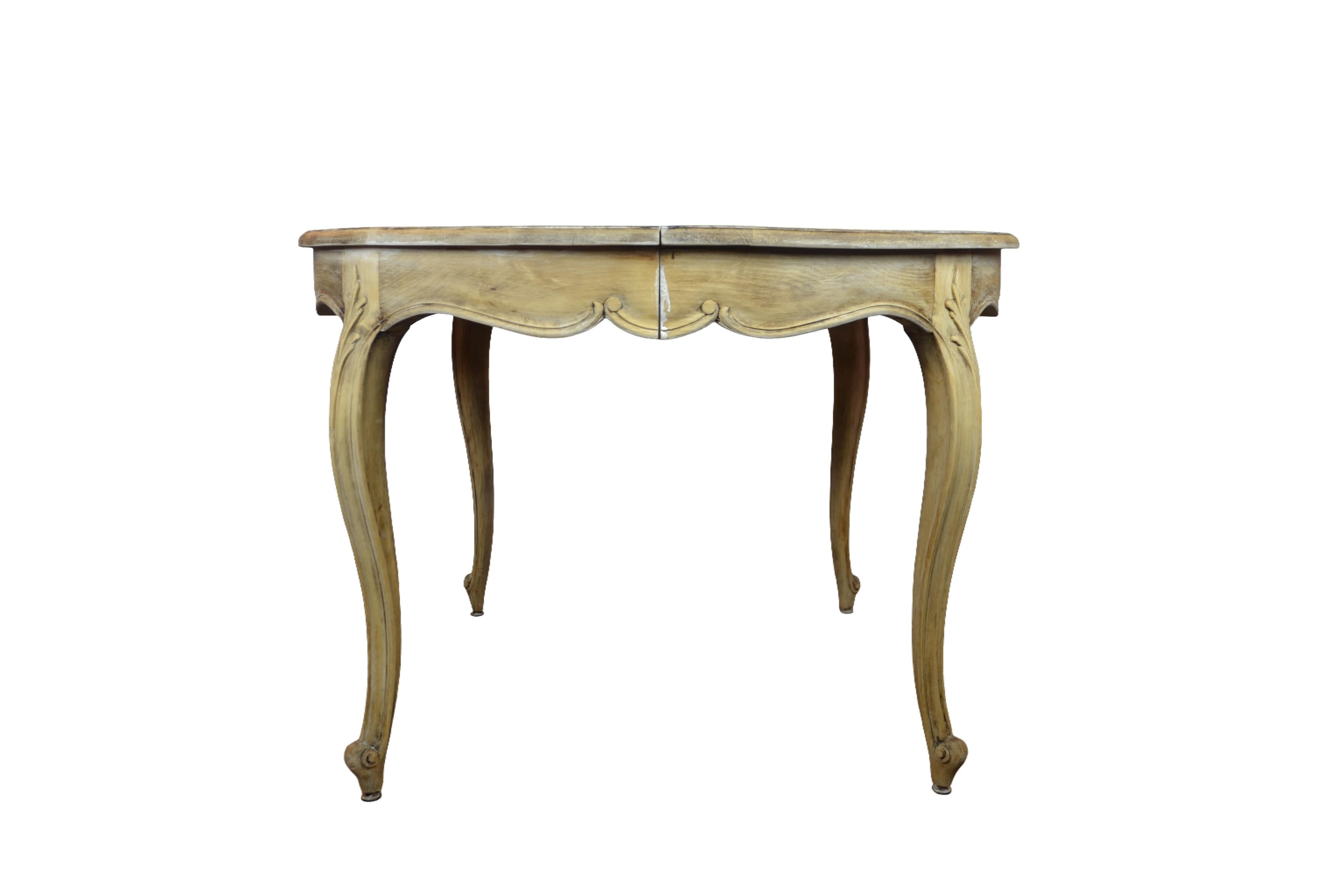 American Louis XV Style Dining Table