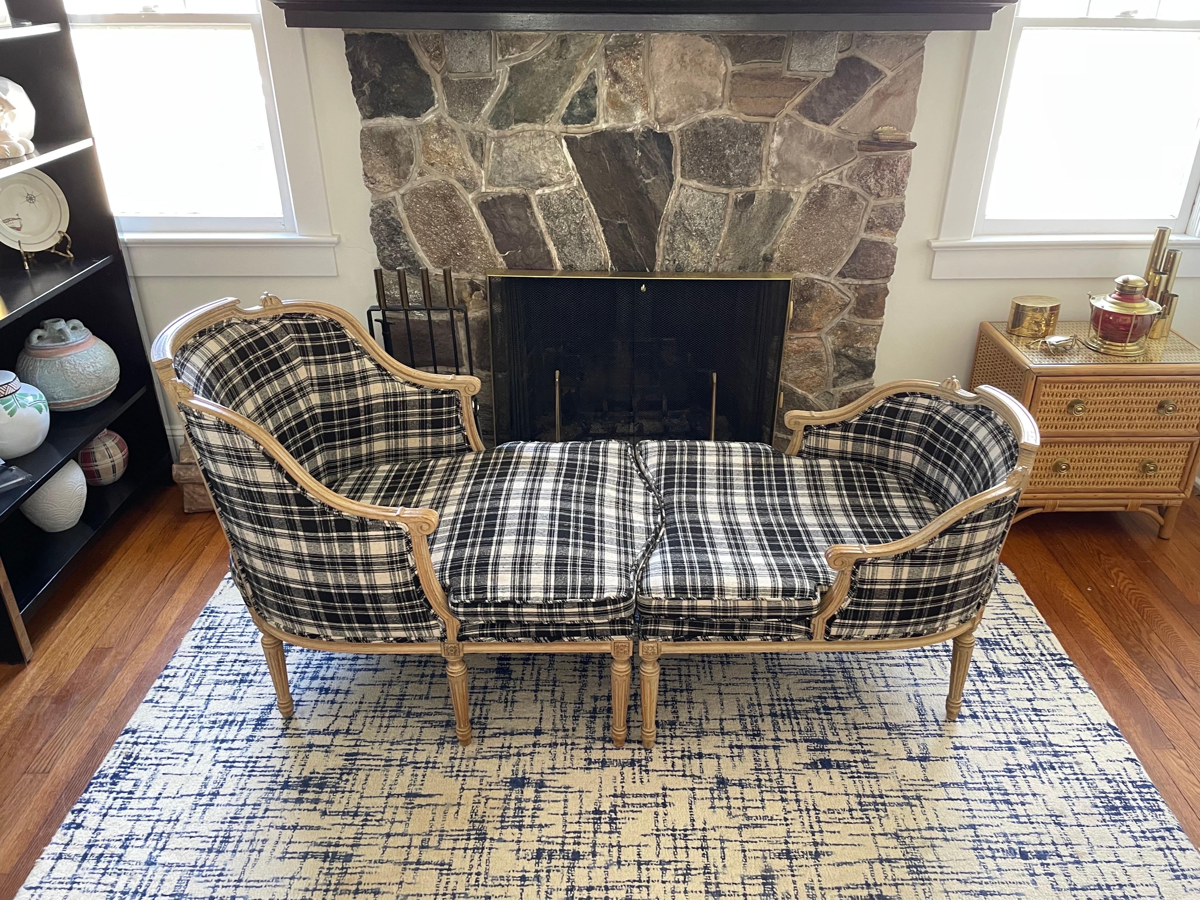 Fabulous modern take on the Louis XV Duchesse Brisee. Bringing a classic into modern day with wonderful plaid upholstery offsetting the Natural washed frame. Exposed framing adding dimension and style.
Curbside delivery to NYC/Philly $350