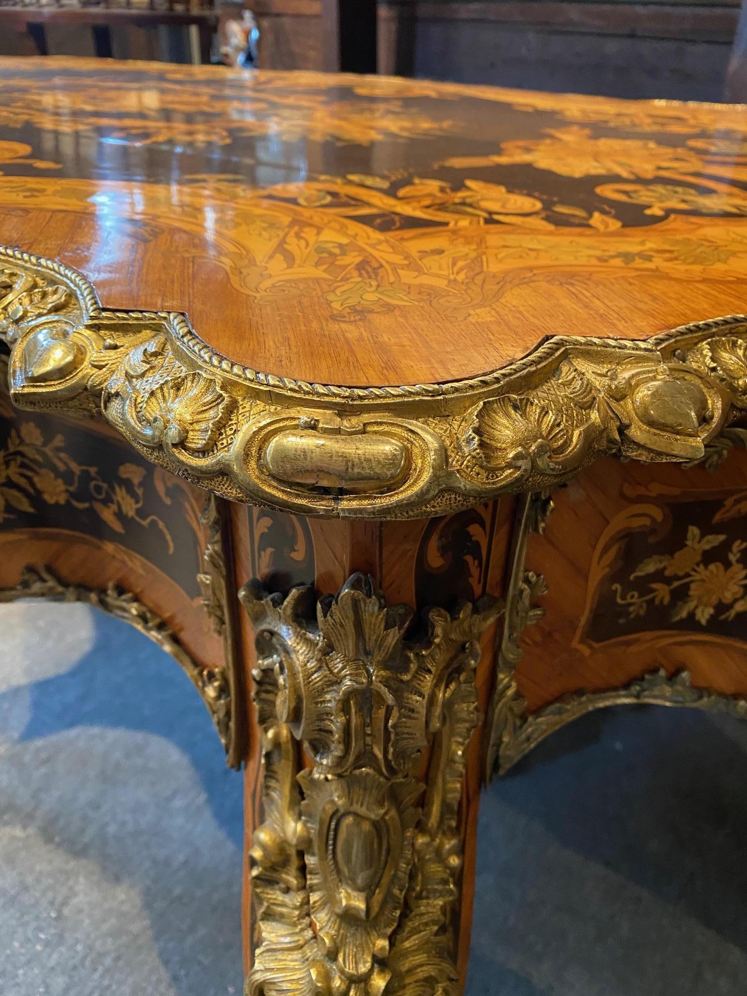 Walnut Louis XV Style Extensively Inlaid Marquetry Center Table For Sale