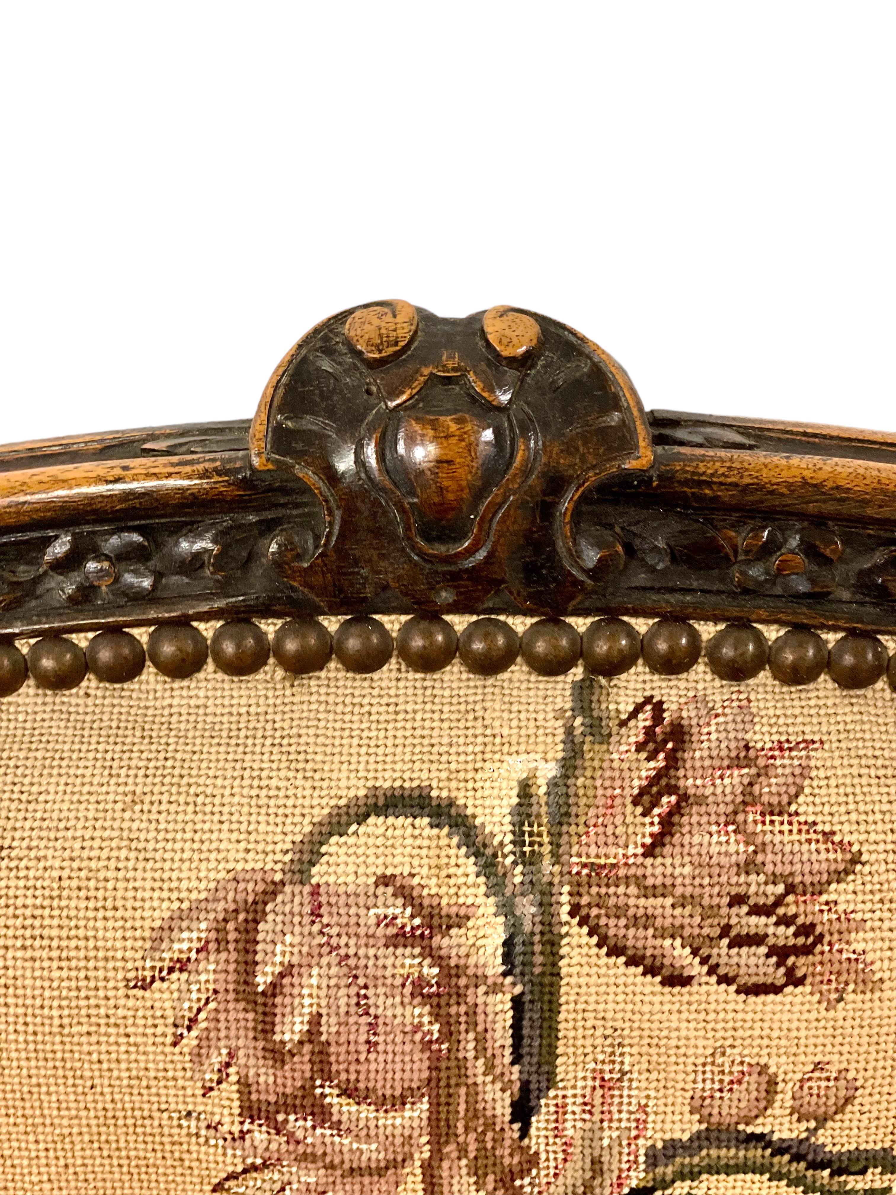 Louis XV Style ‘Fauteuil à la Reine’ Armchair In Good Condition In LA CIOTAT, FR