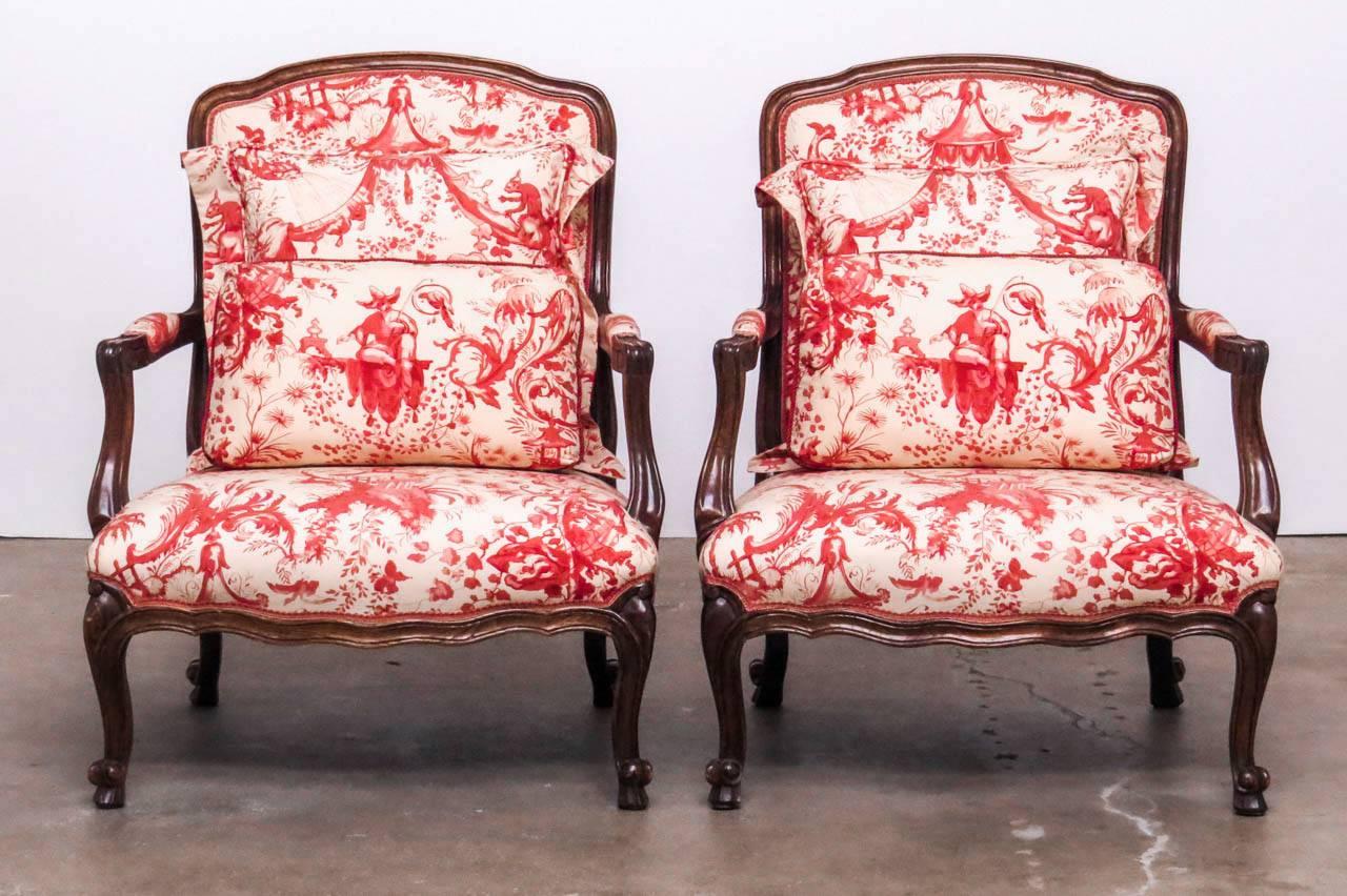 Louis XV Style Fauteuil Armchairs with Scalamandre Chinoiserie Toile In Good Condition In Rio Vista, CA