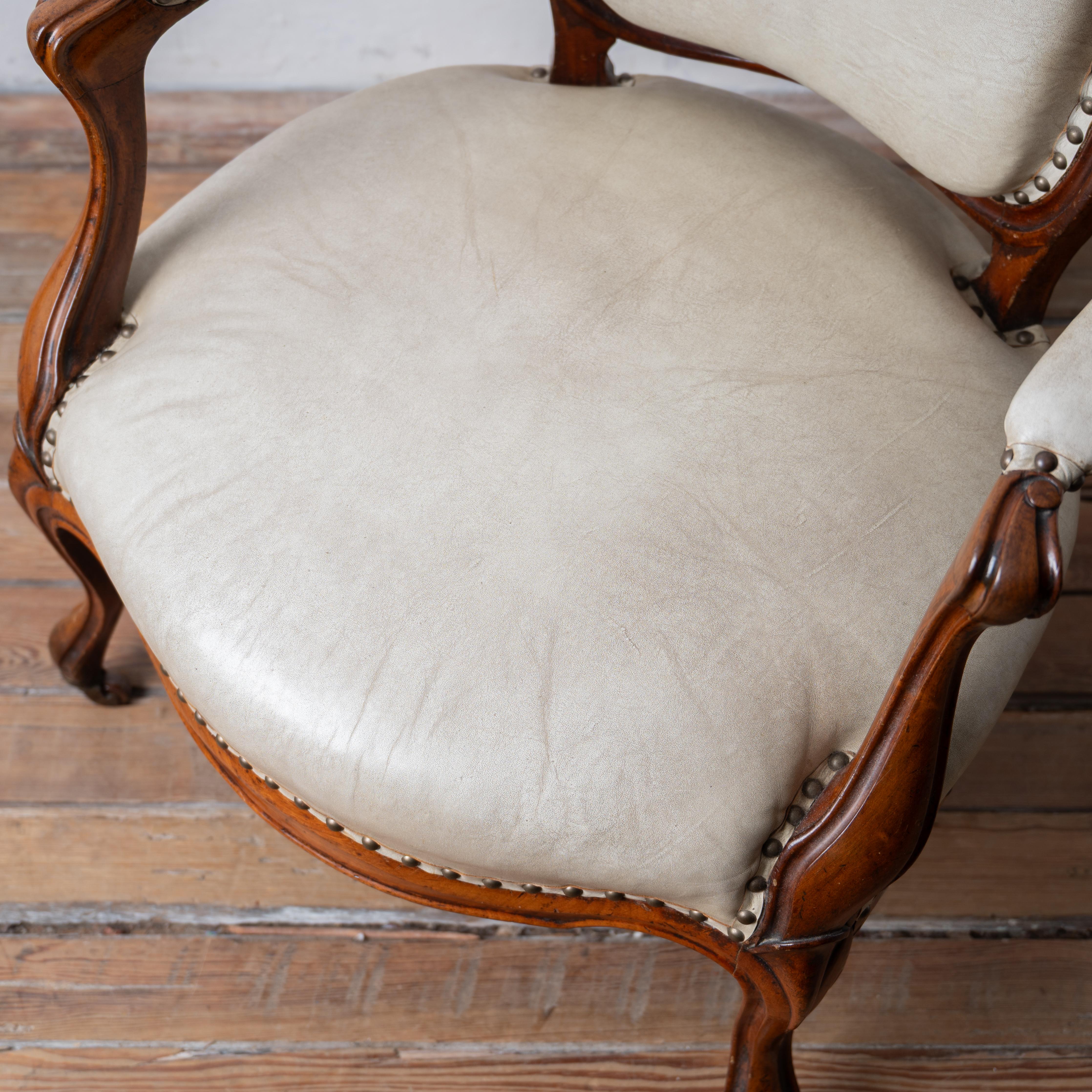 Louis XV Style Fauteuil in Leather, 19th Century For Sale 6